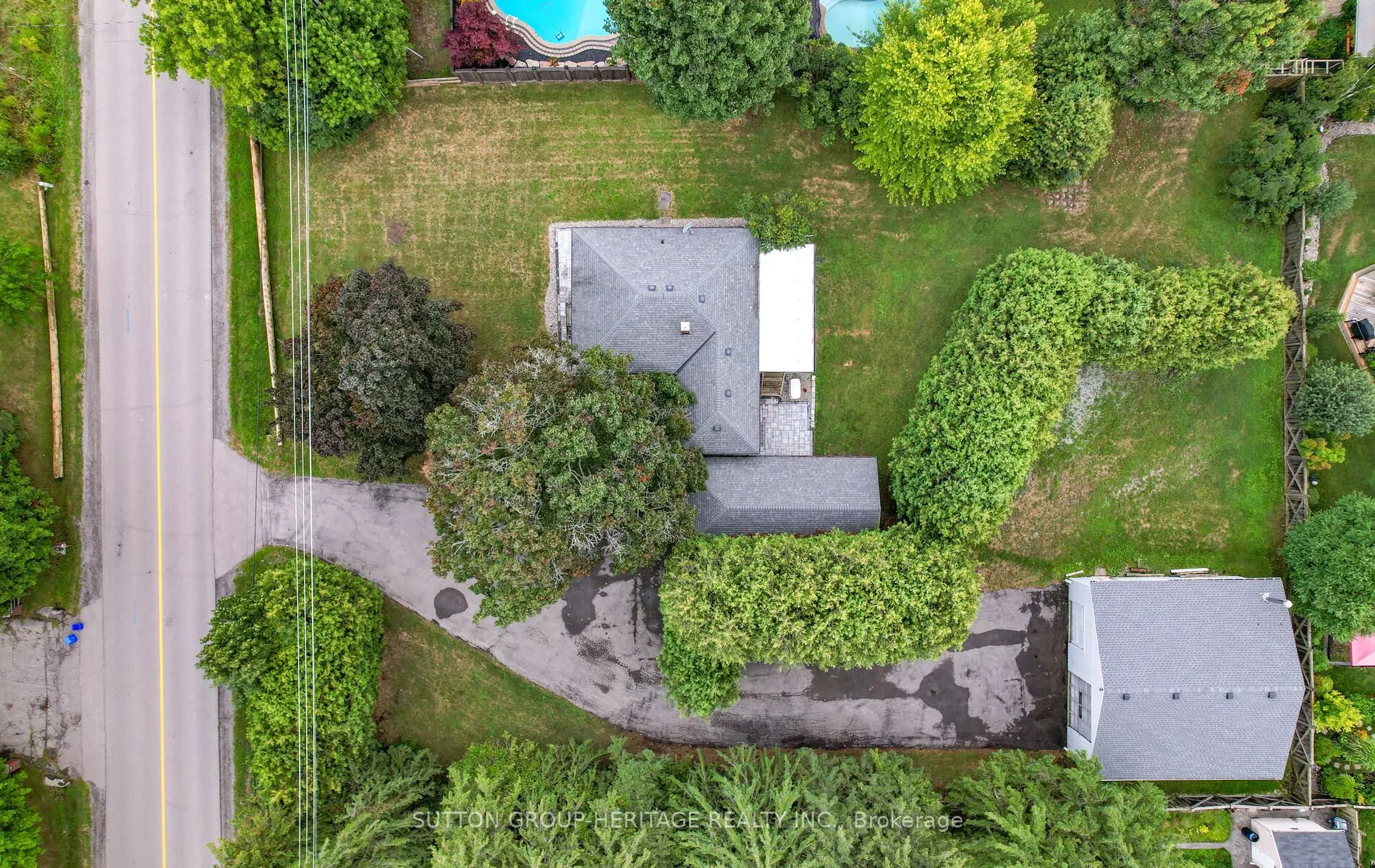 405 Columbus Road W