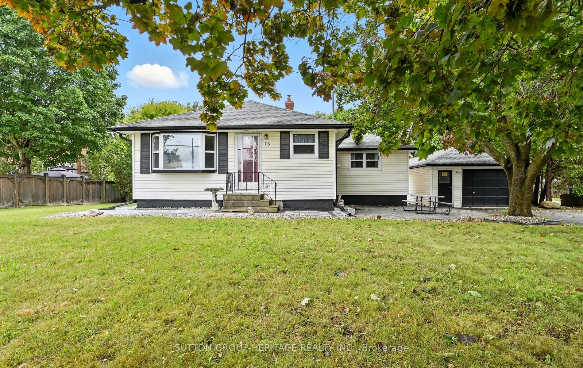 405 Columbus Road W
