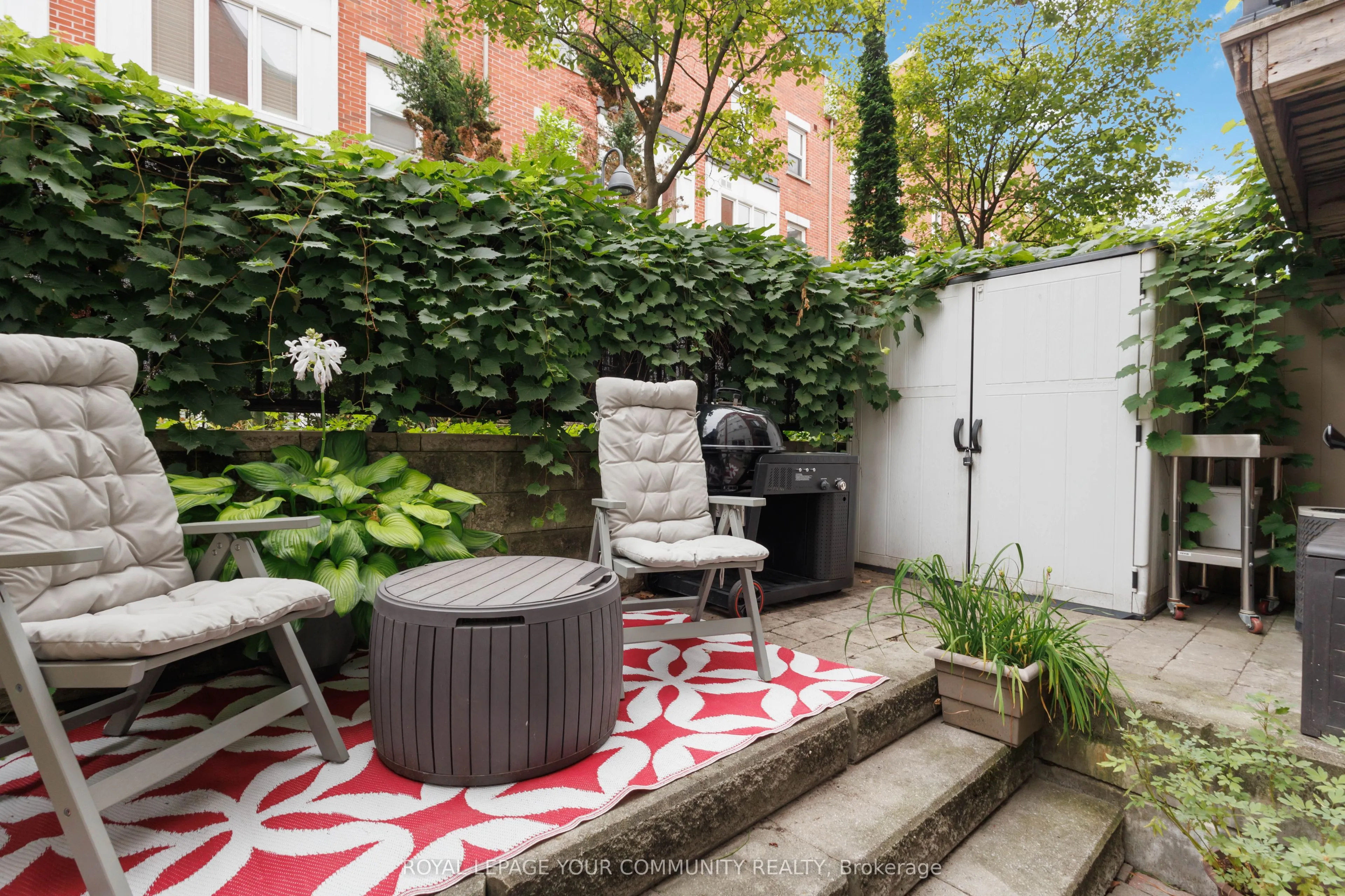 11 Frances Loring Lane, #8
