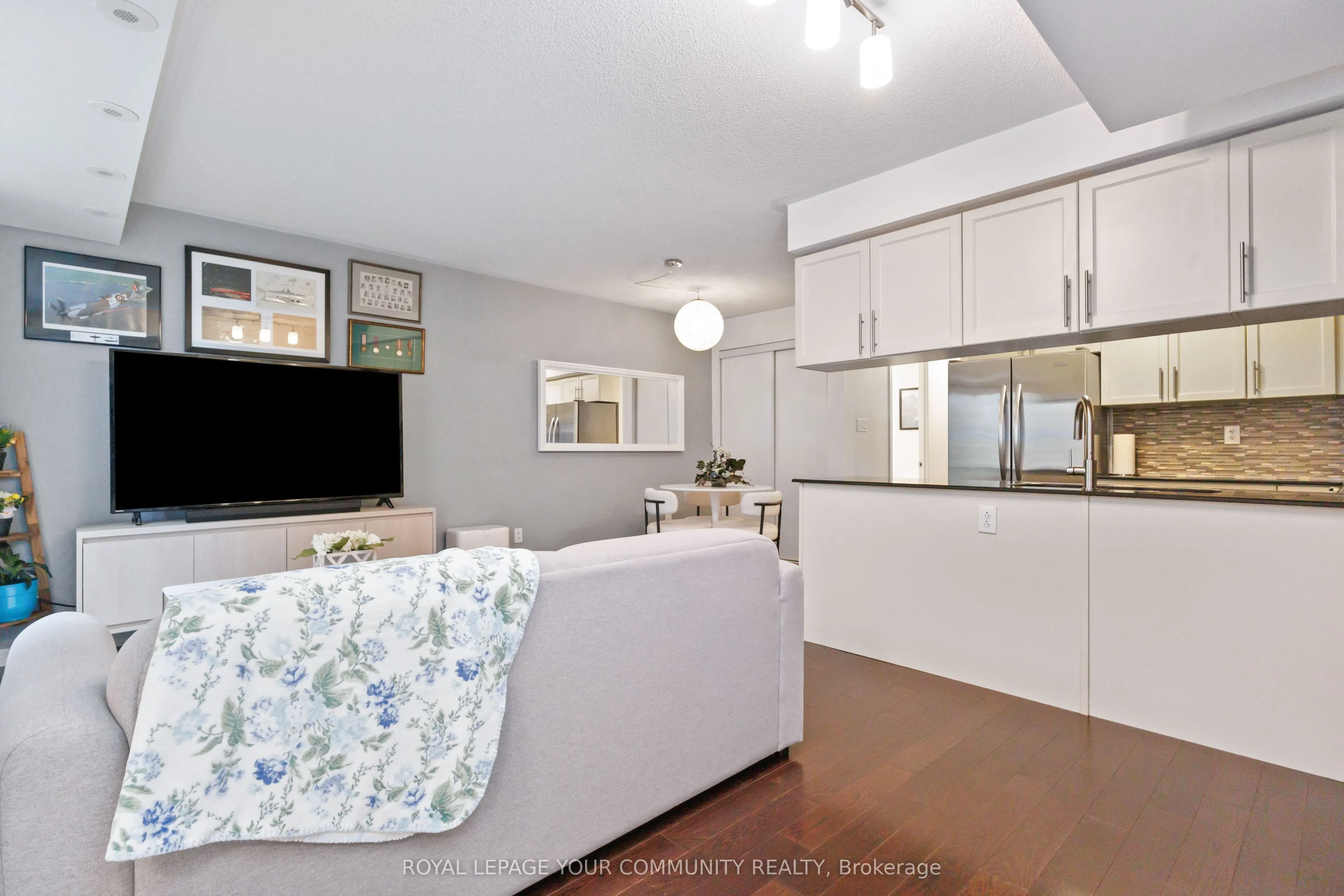 11 Frances Loring Lane, #8