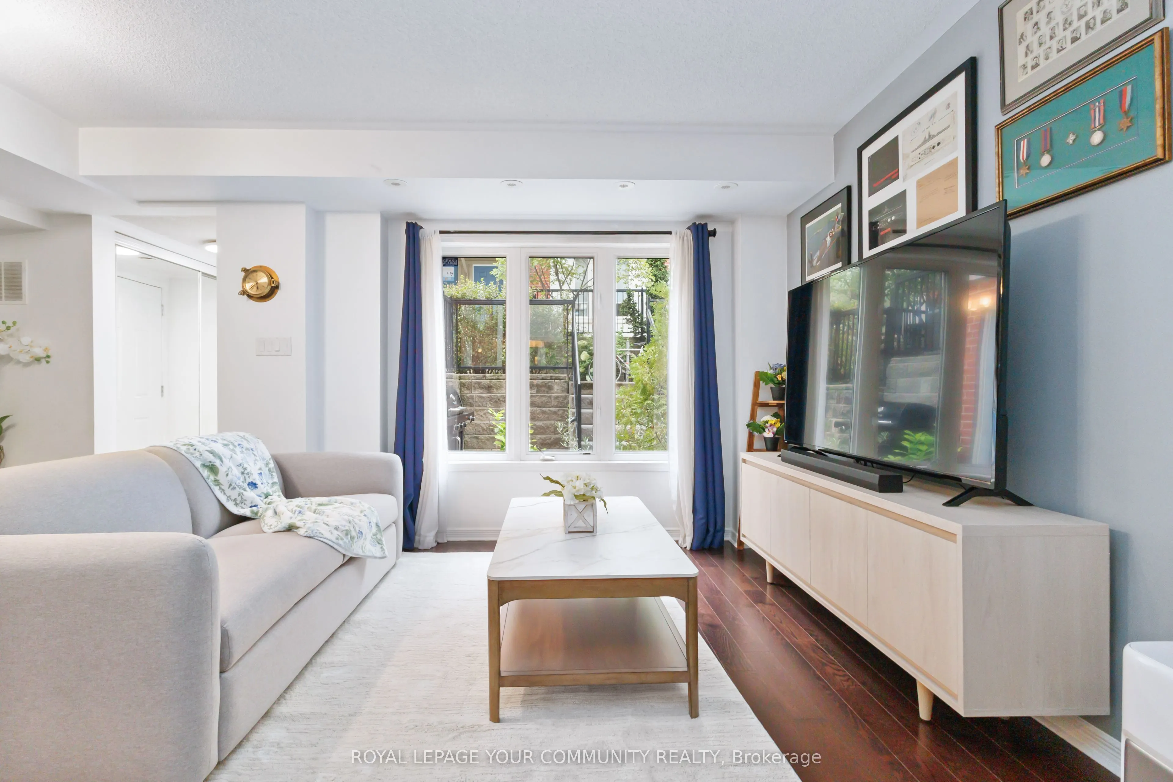 11 Frances Loring Lane, #8