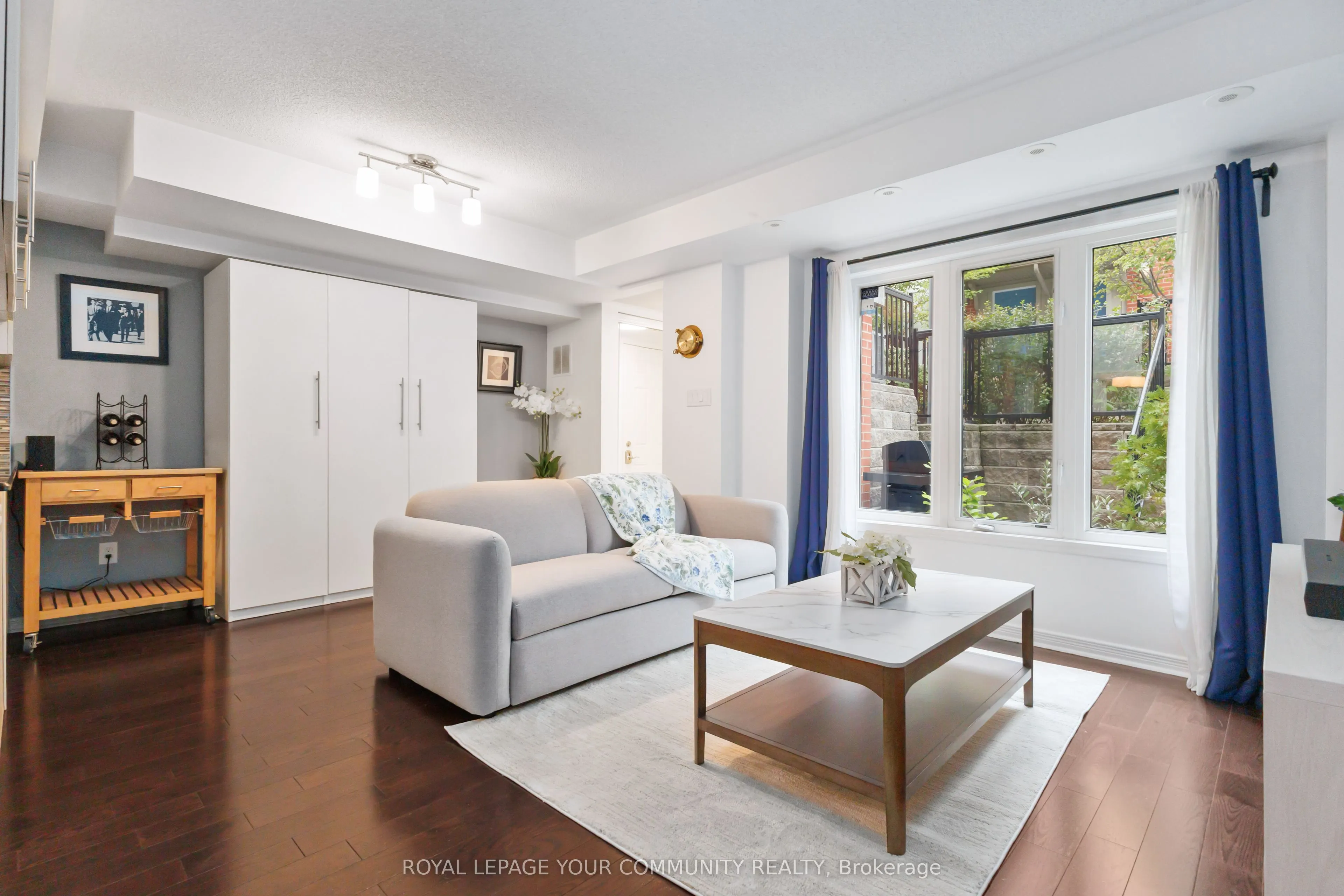 11 Frances Loring Lane, #8