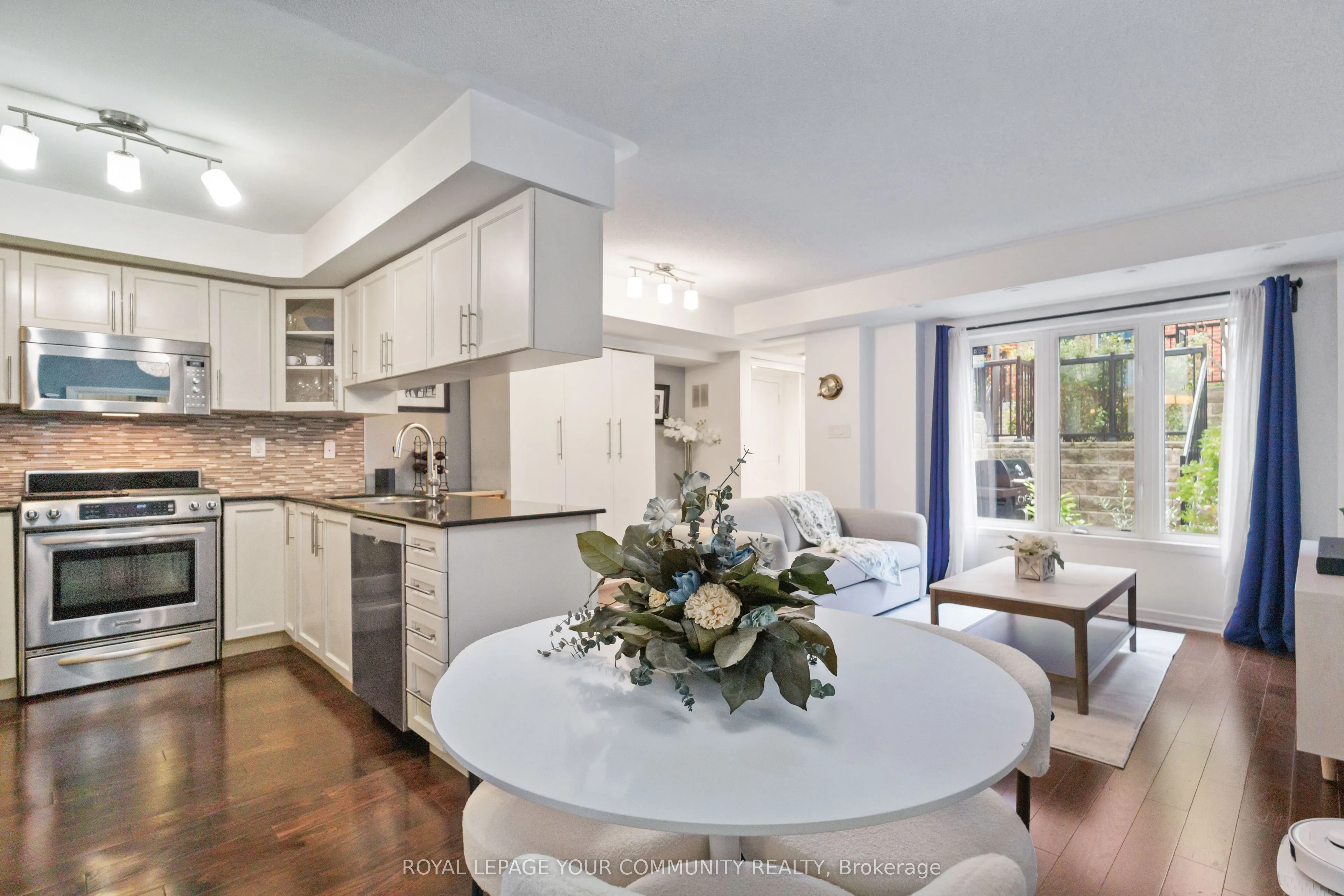 11 Frances Loring Lane, #8