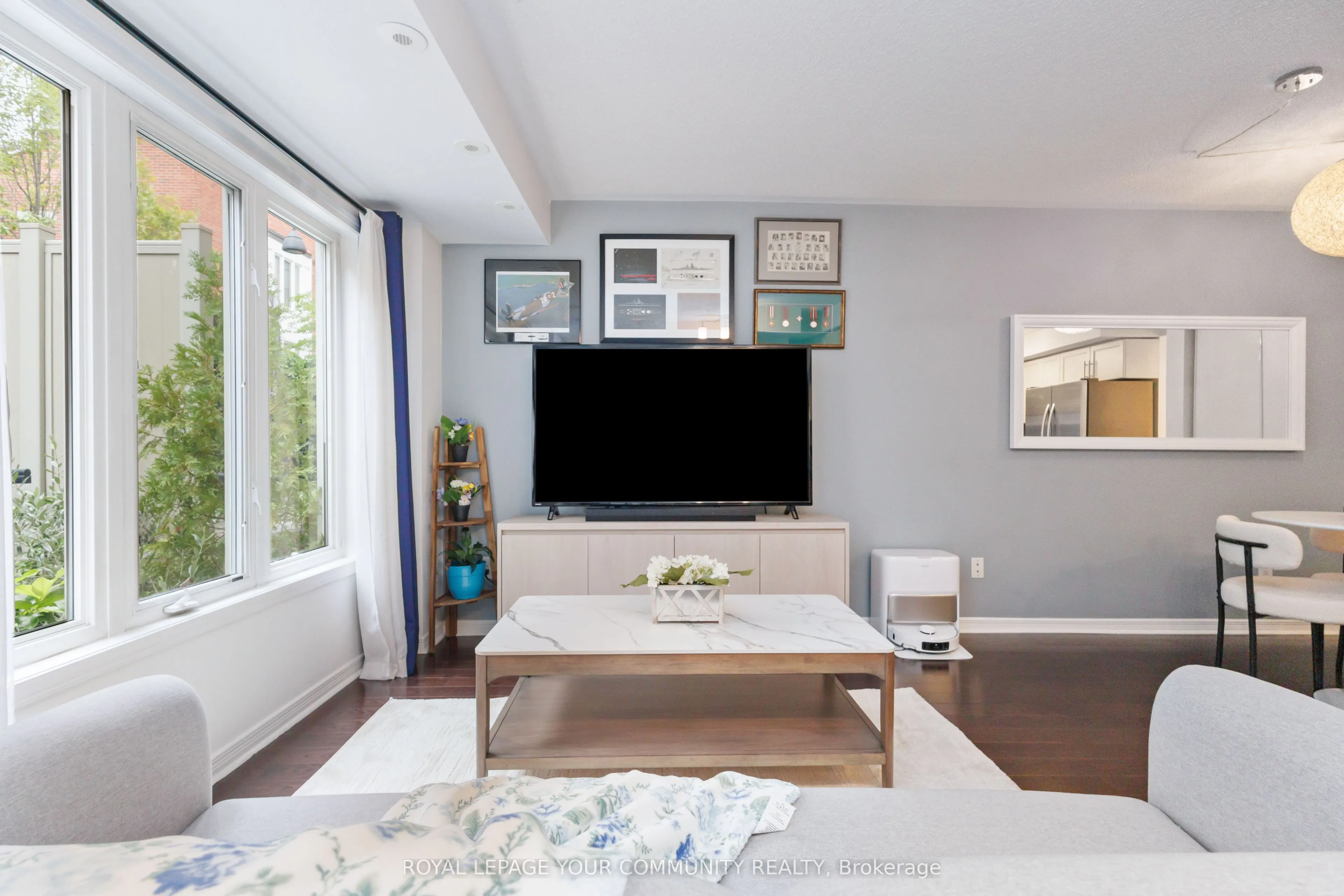 11 Frances Loring Lane, #8