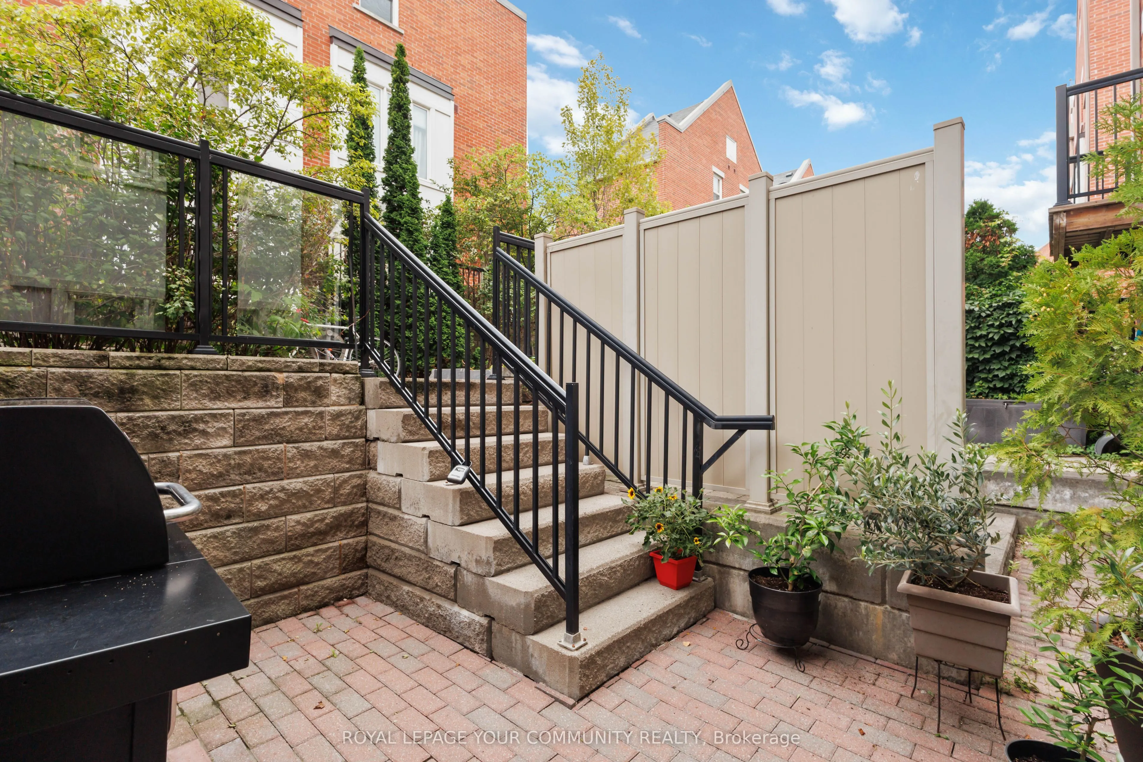 11 Frances Loring Lane, #8
