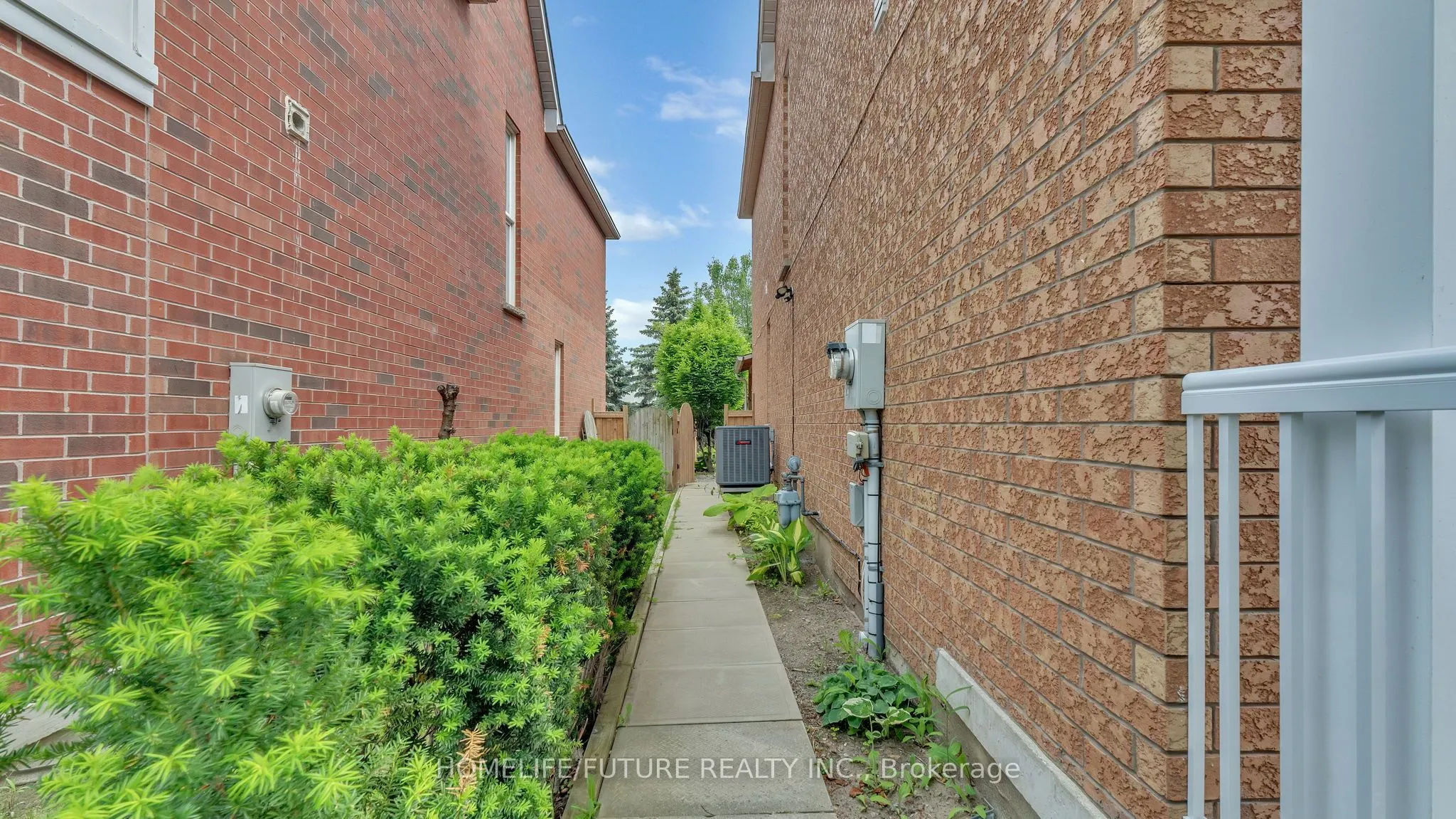 25 Gateway Court