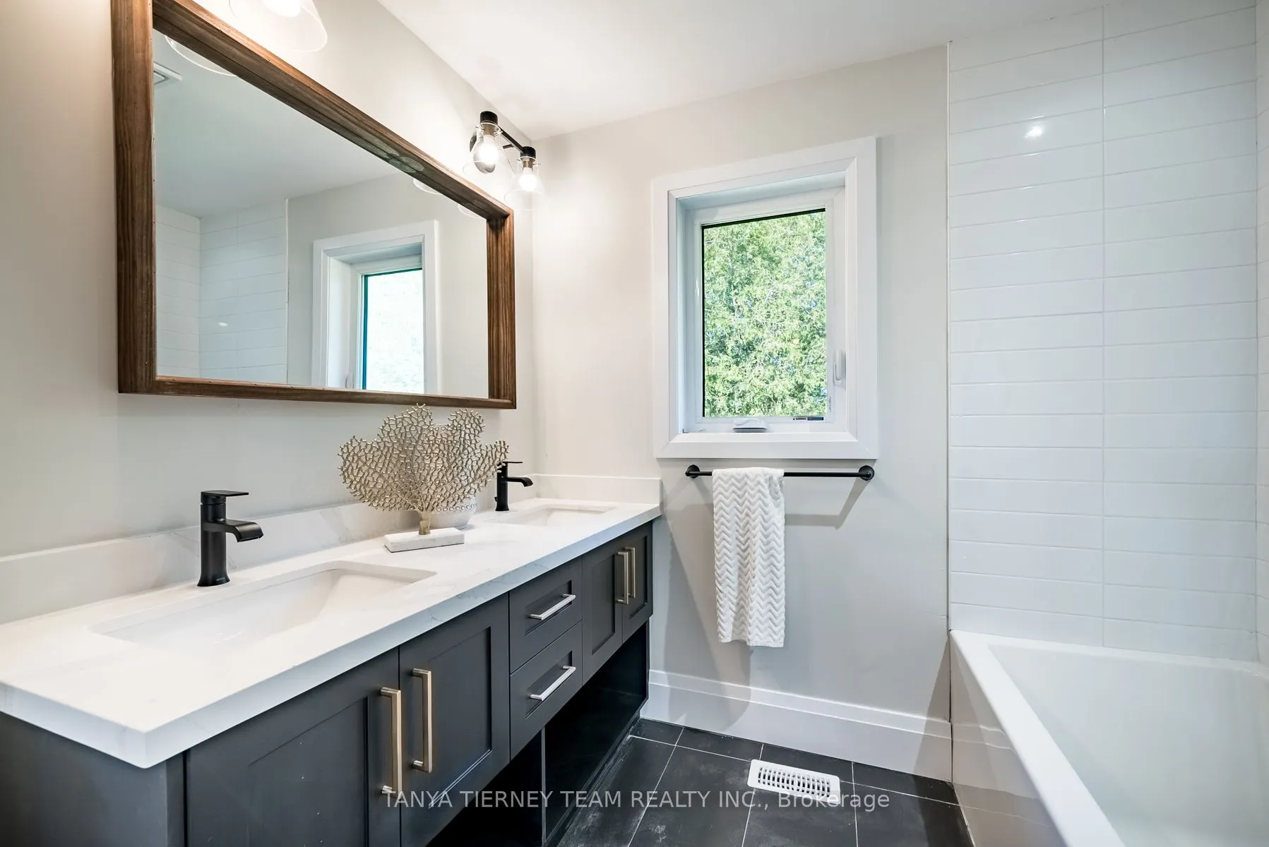 275 Scugog 14 Line