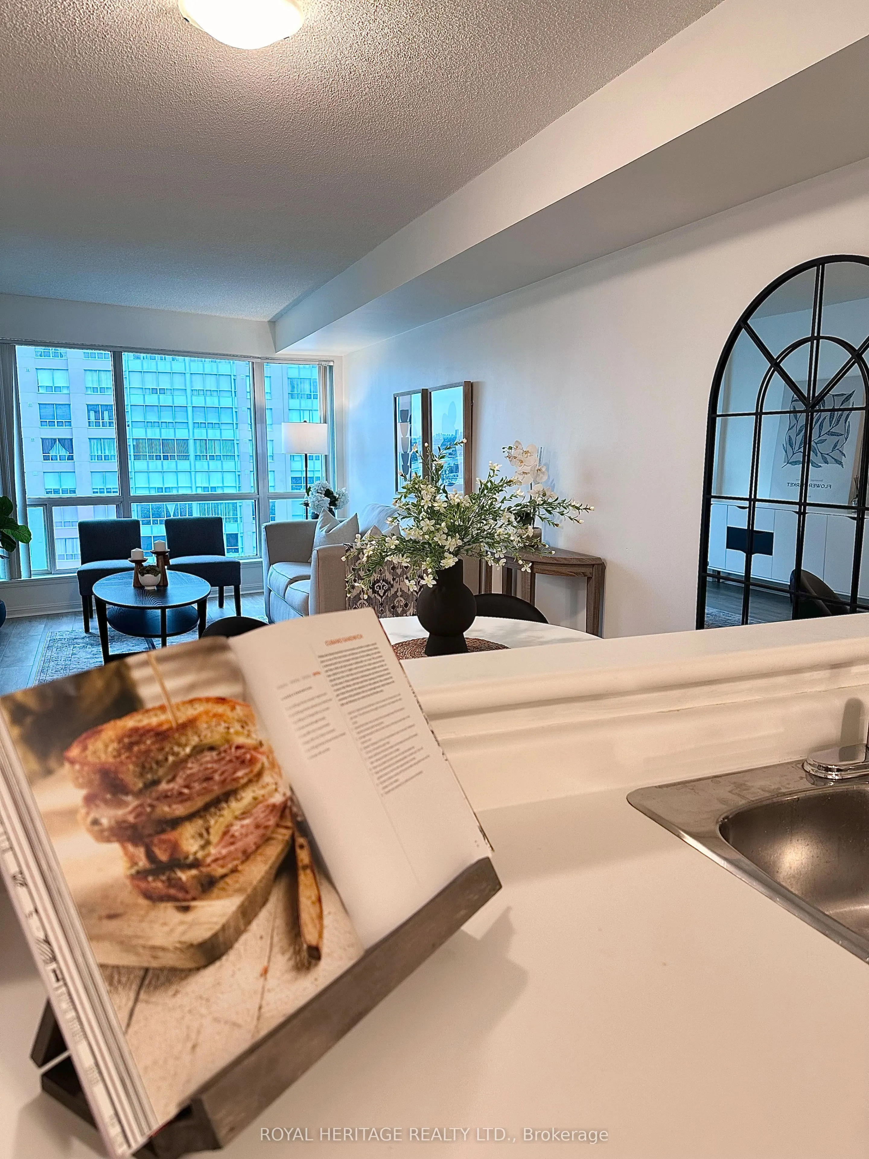 18 Lee Centre Drive, #2110
