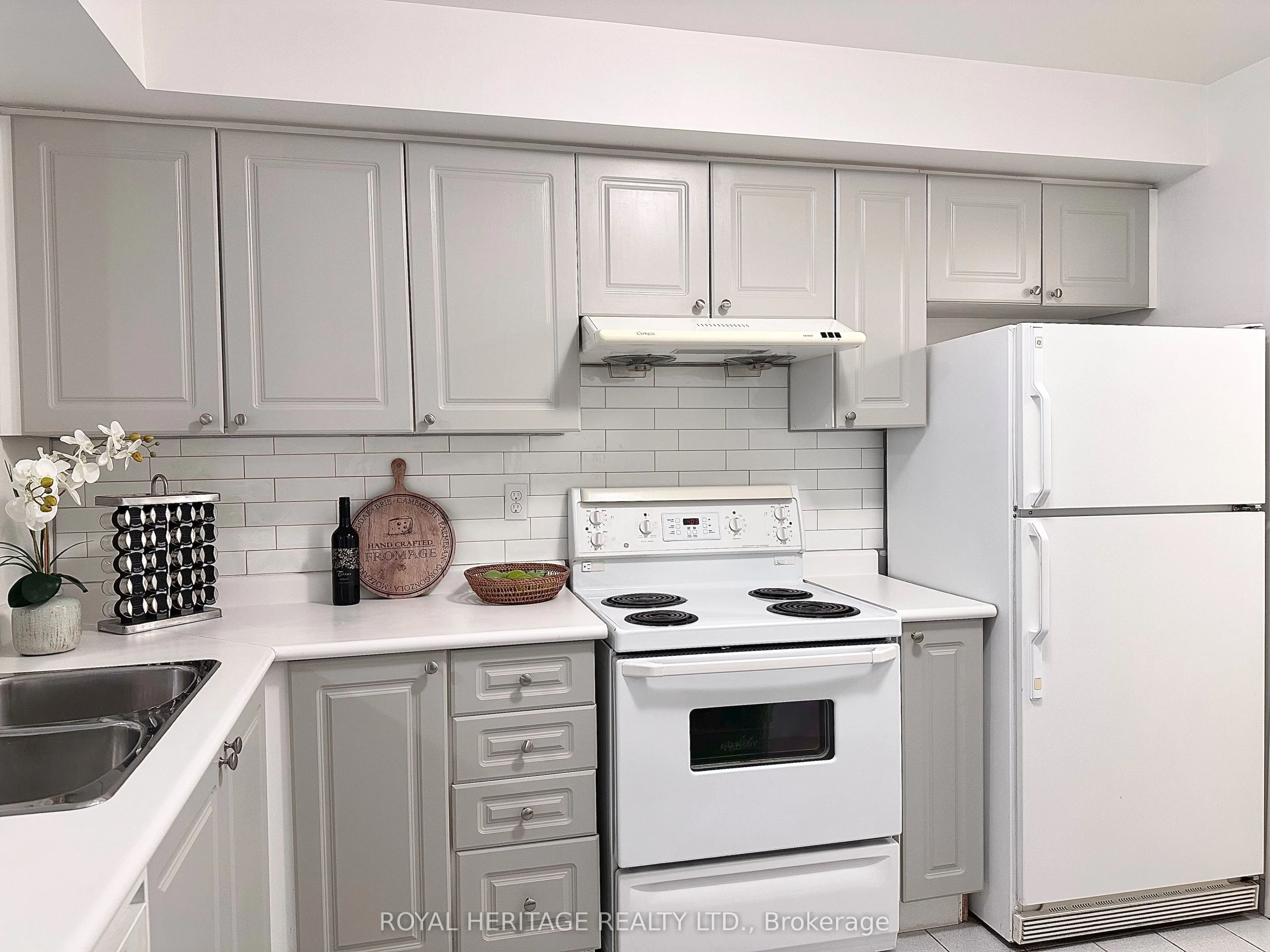 18 Lee Centre Drive, #2110