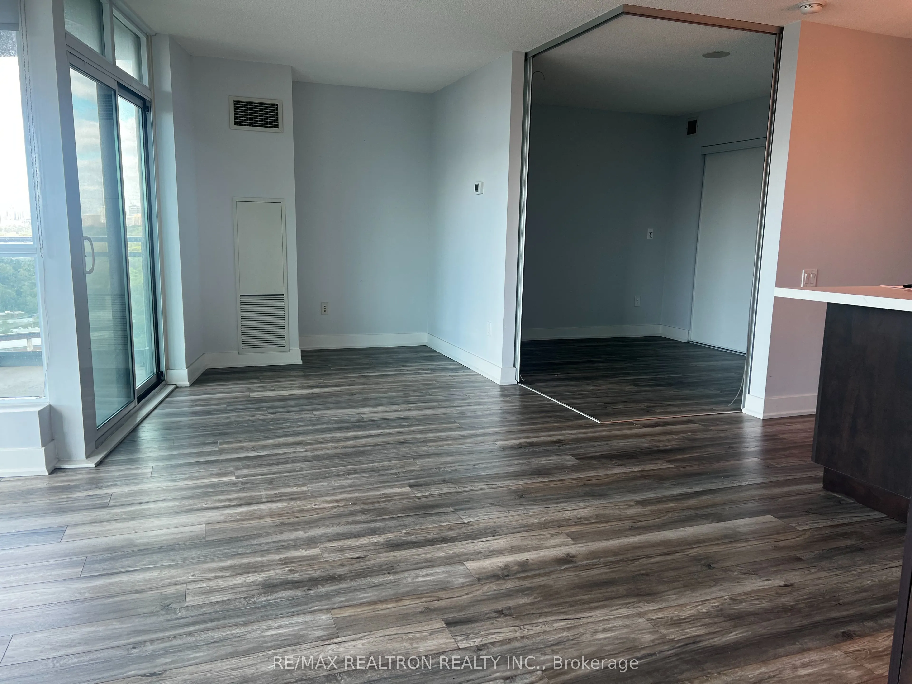 1048 Broadview Avenue, #2002