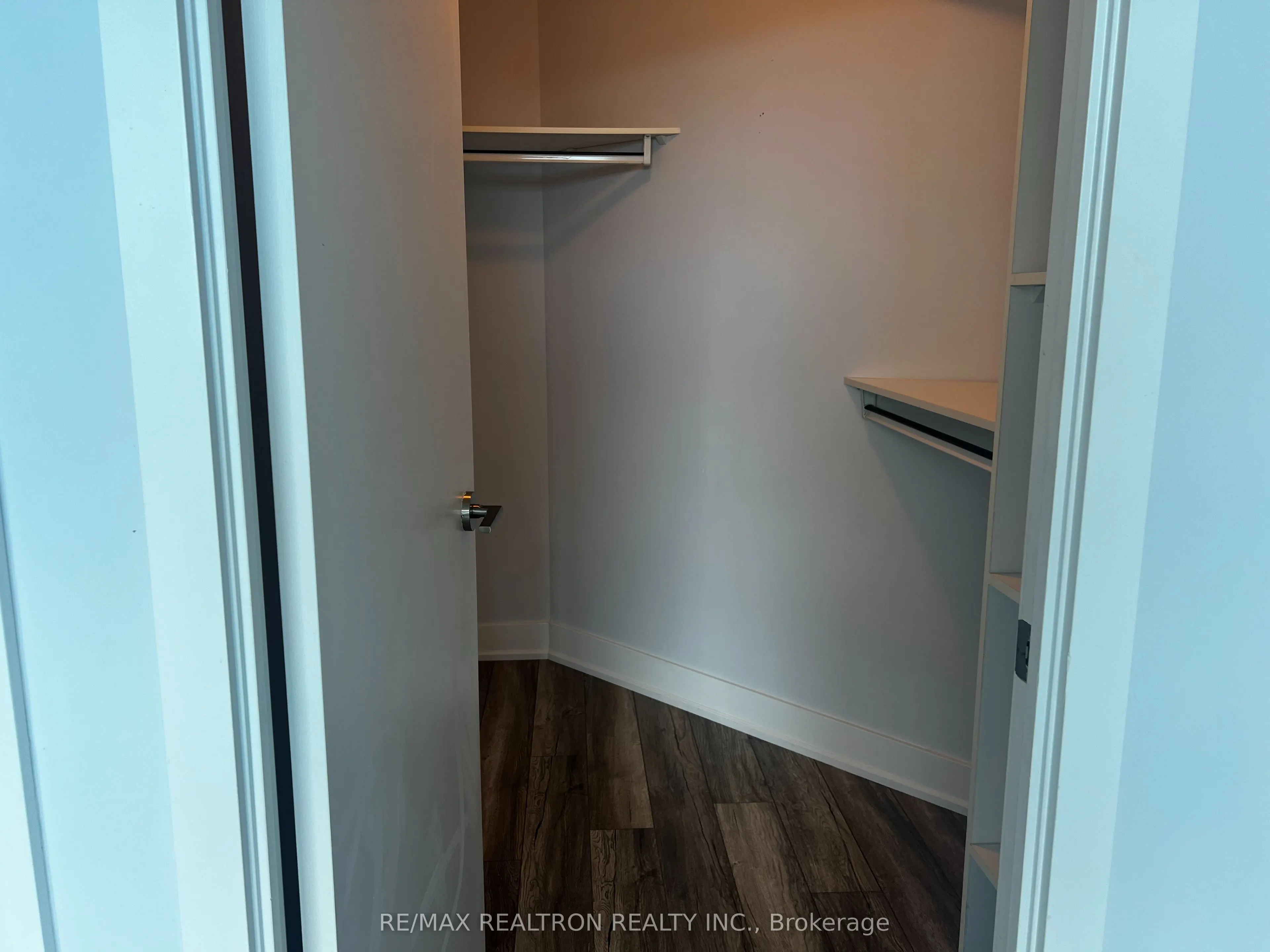 1048 Broadview Avenue, #2002