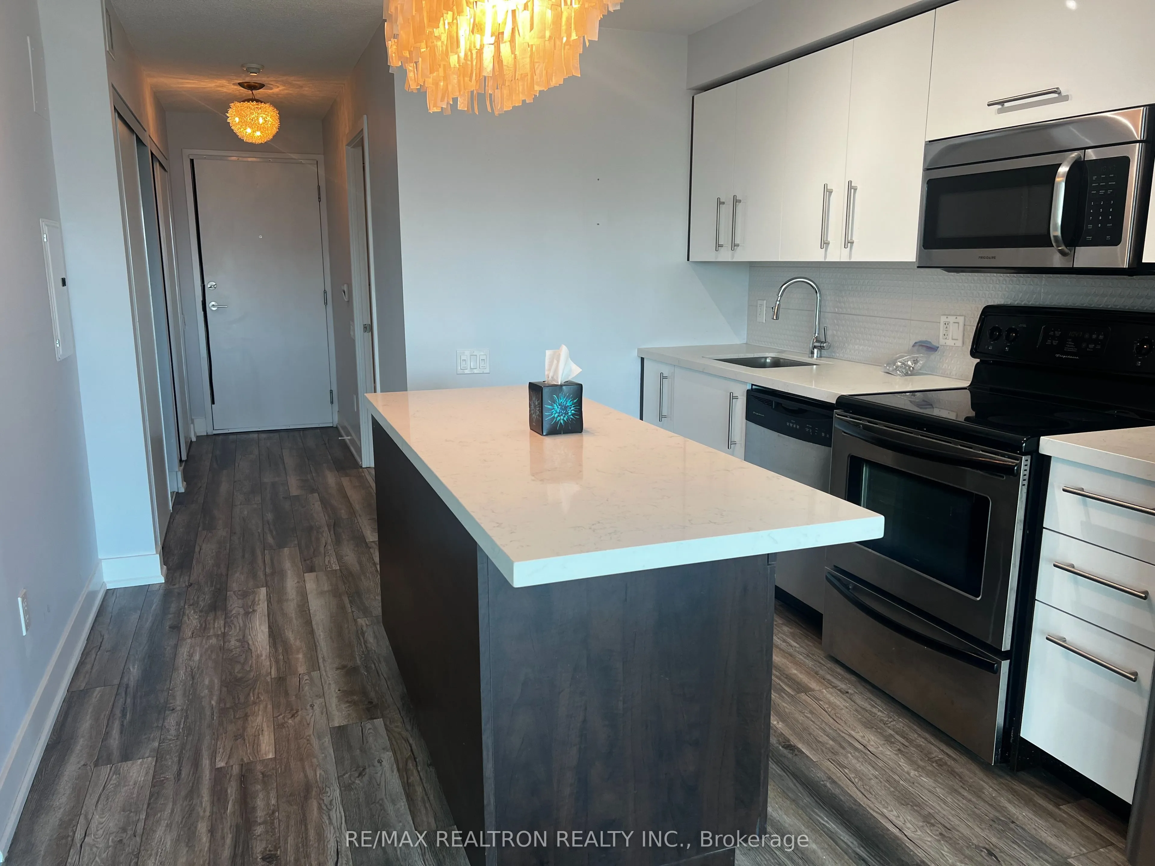 1048 Broadview Avenue, #2002