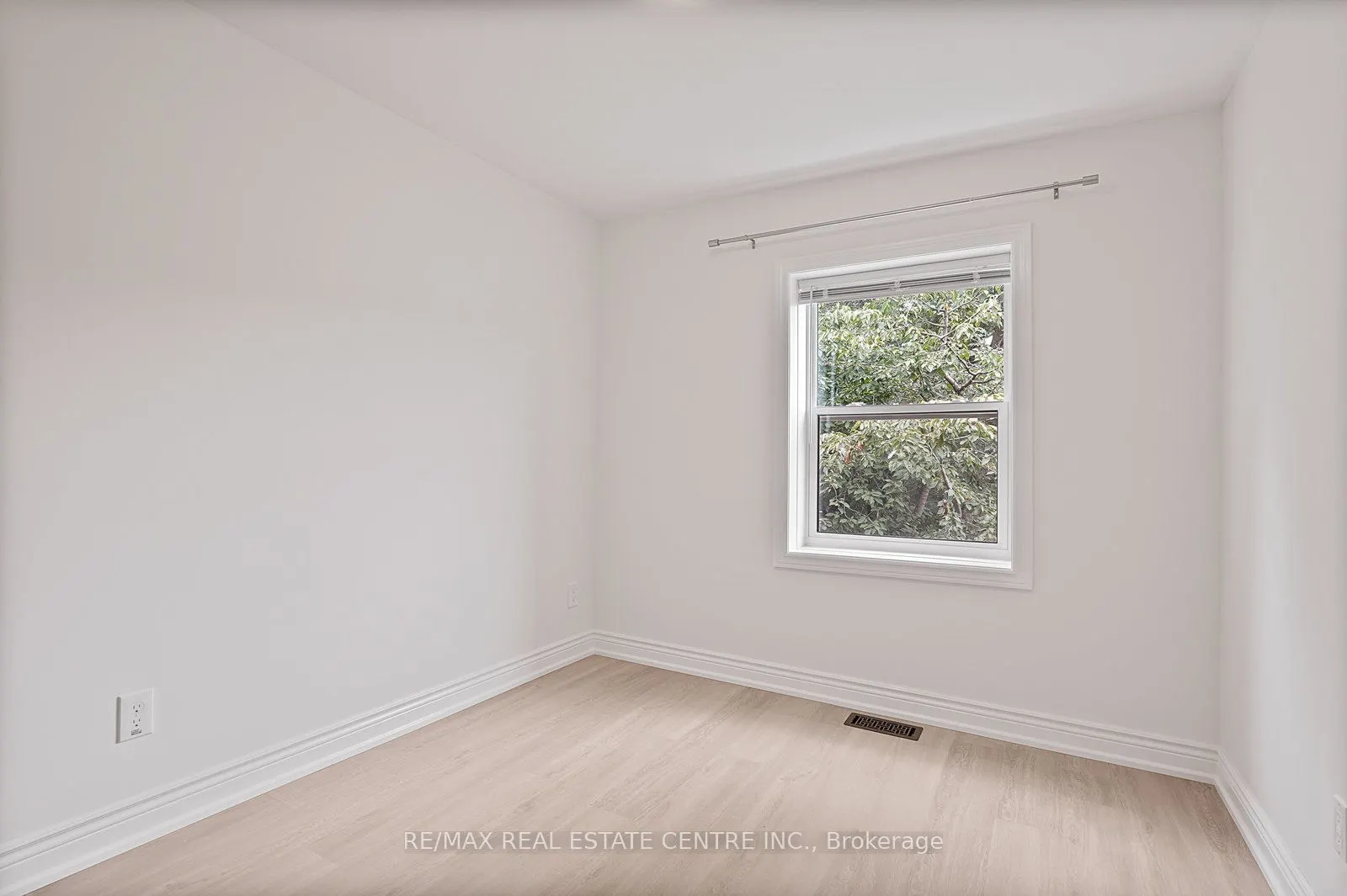 482 Rhodes Avenue
