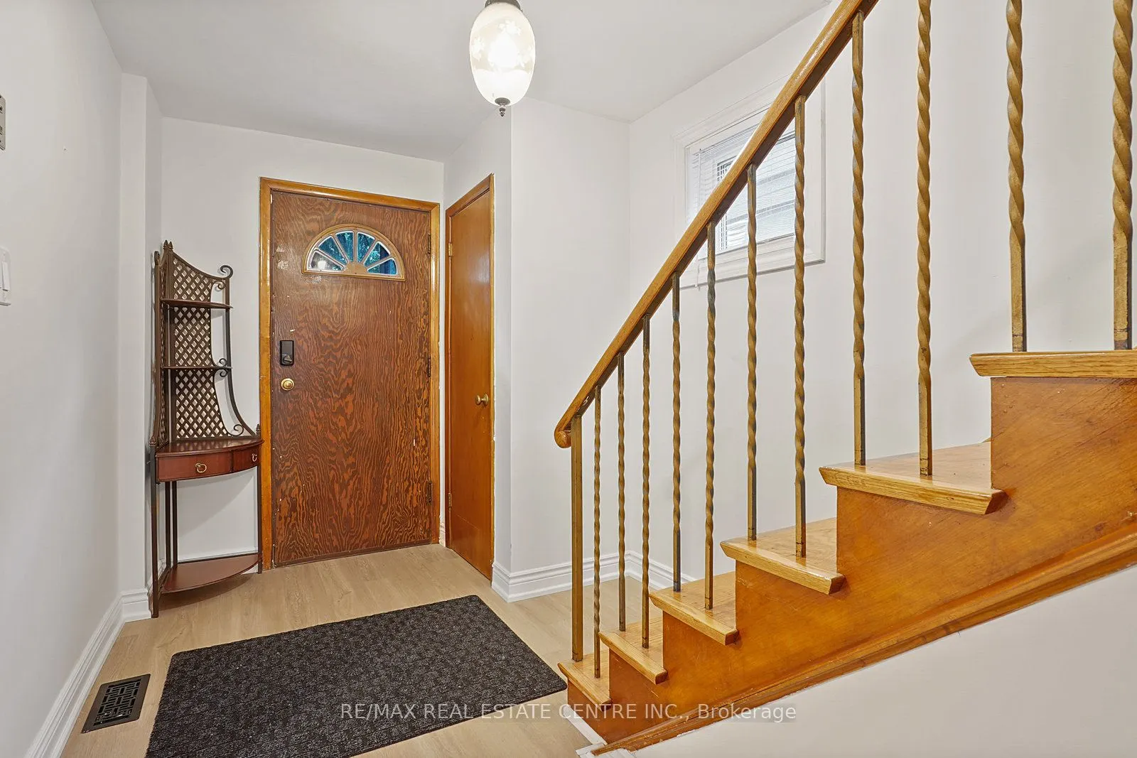482 Rhodes Avenue