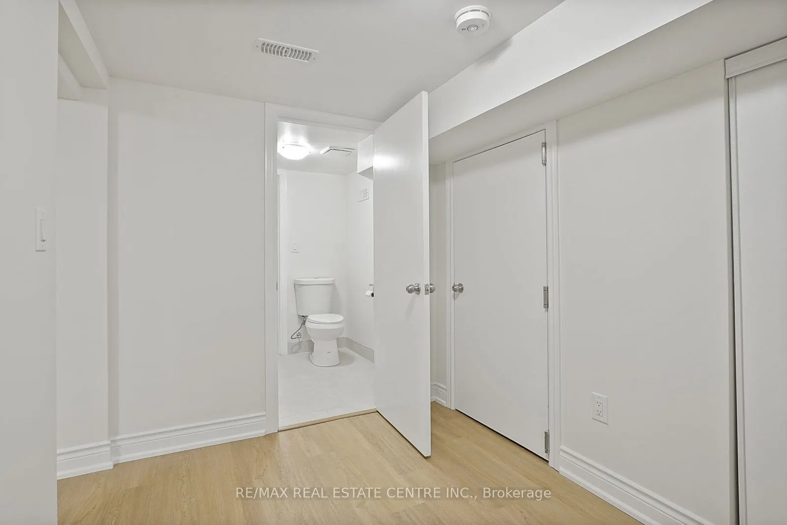 482 Rhodes Avenue, #Lower