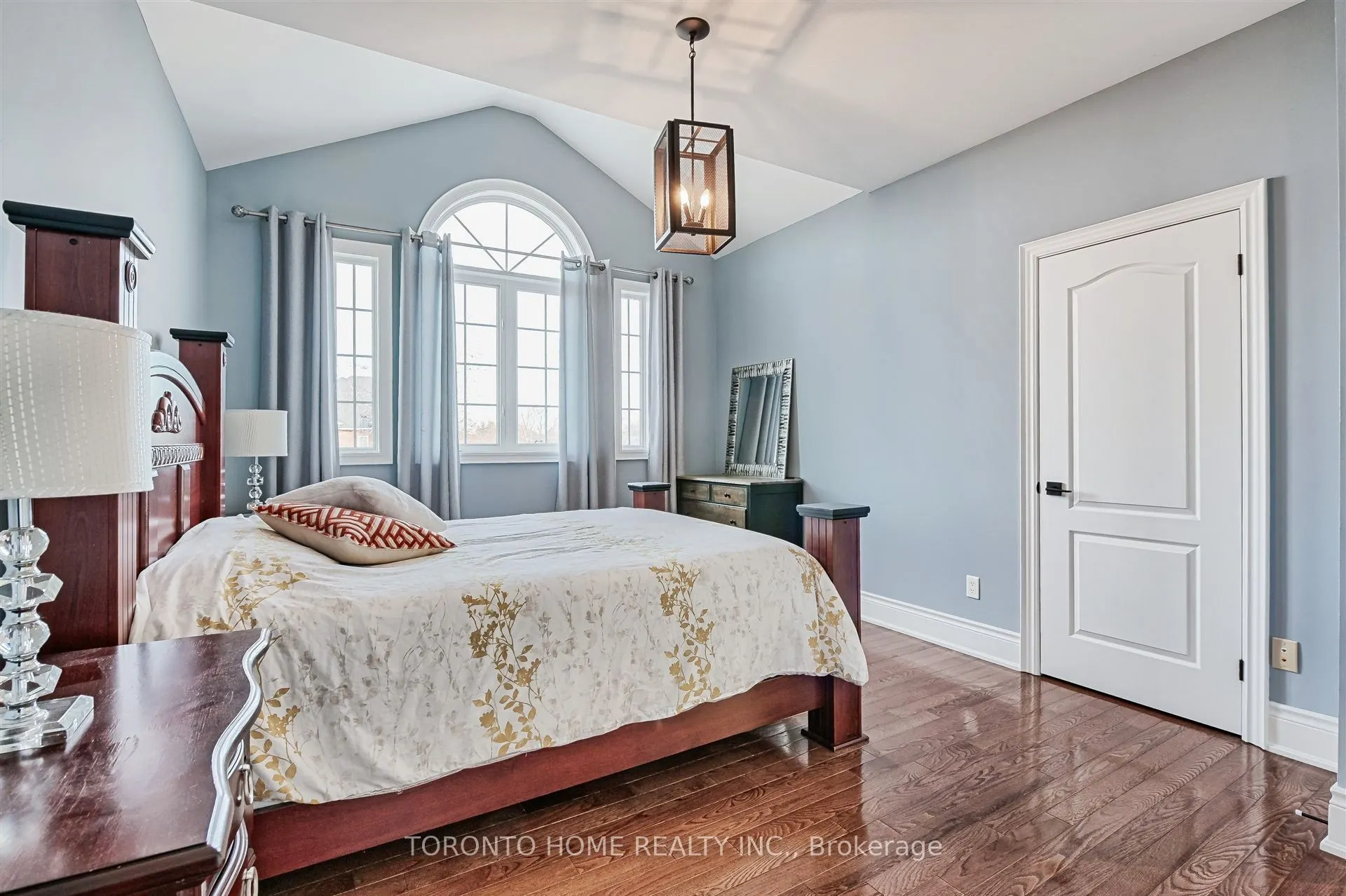 1799 Grayabbey Court