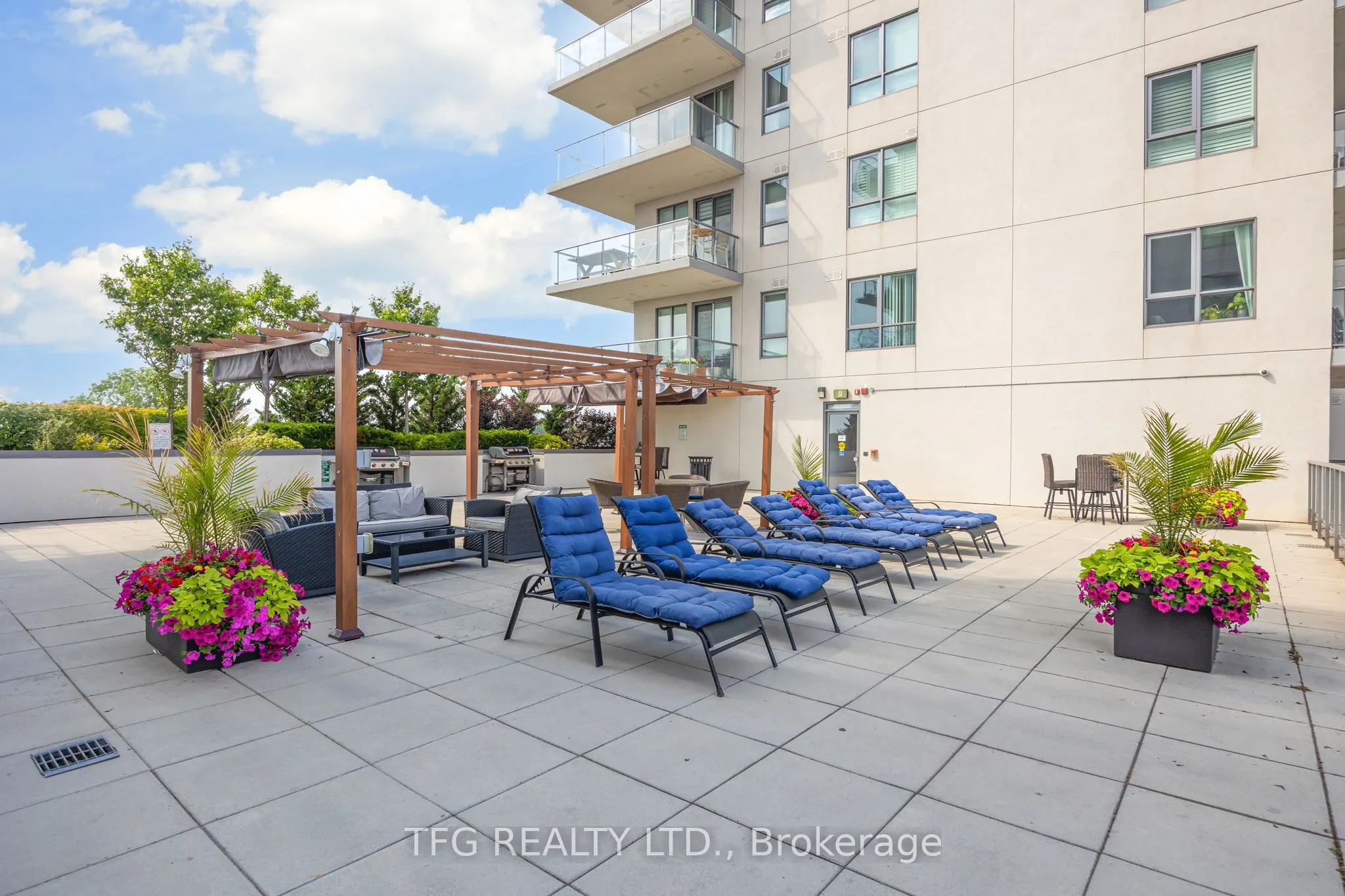 22 East Haven Drive, #827
