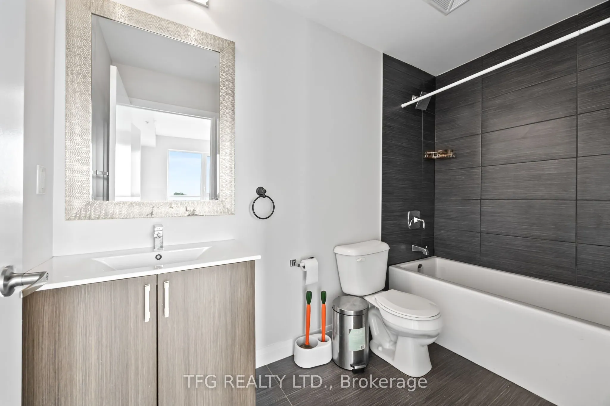 22 East Haven Drive, #827