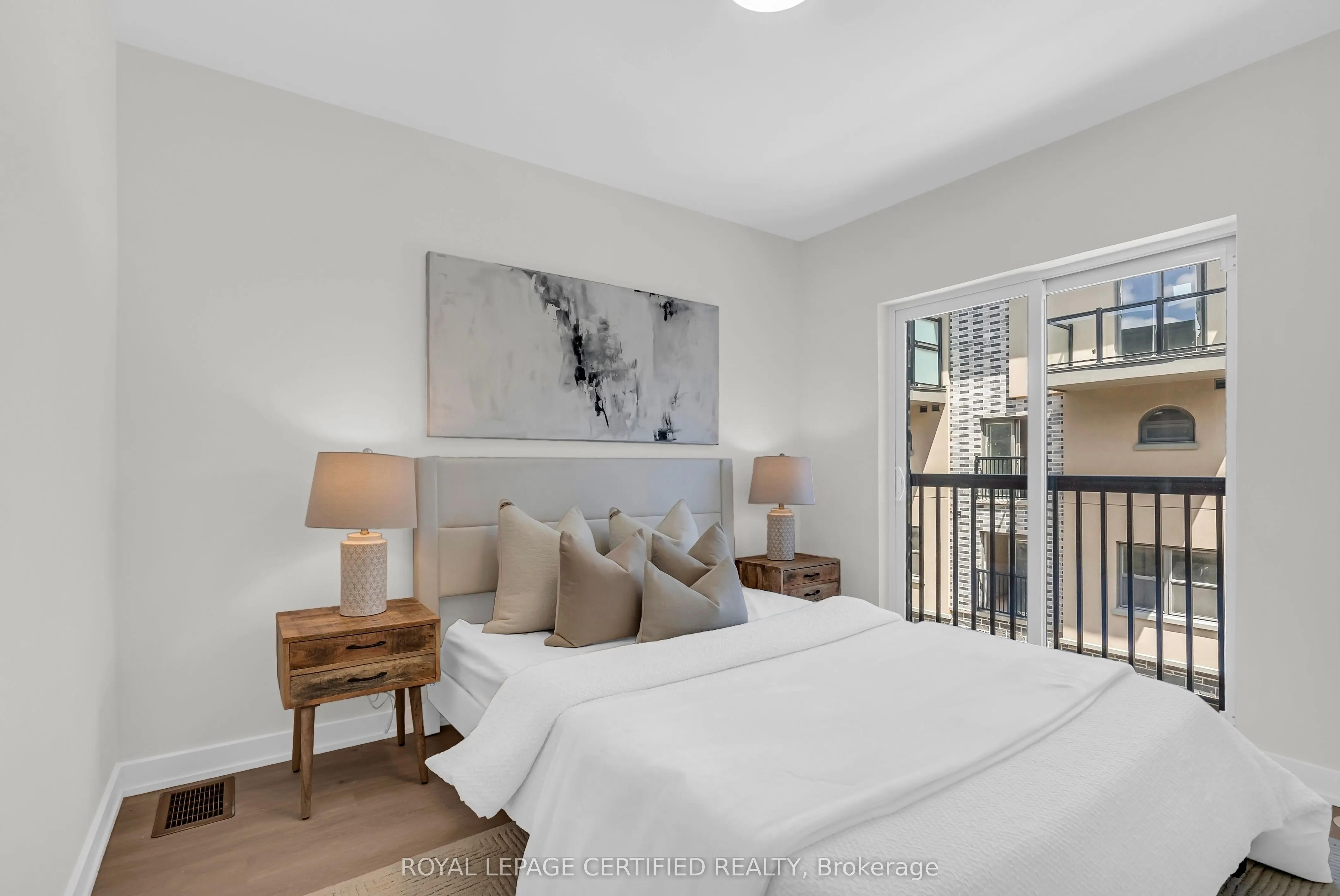 400 Mary Street E, #19