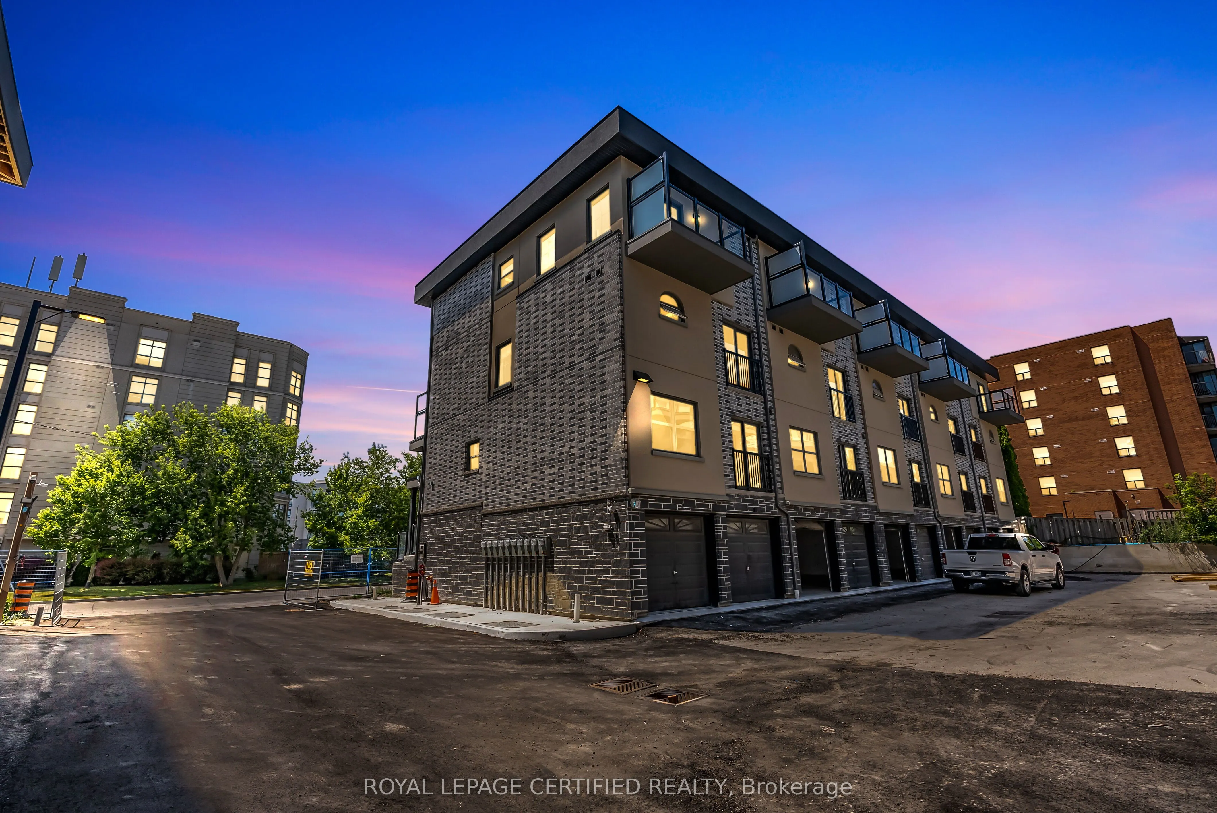 400 Mary Street E, #19