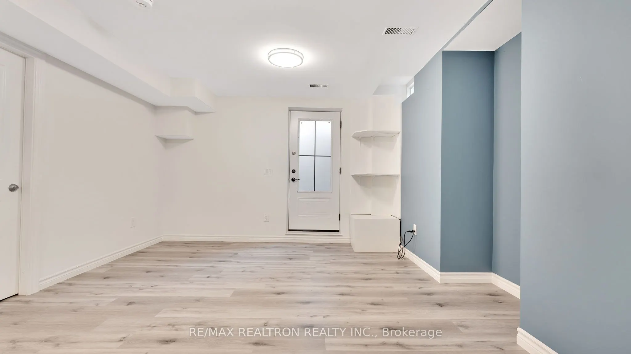 4 Oceanpearl Crescent, #Basement