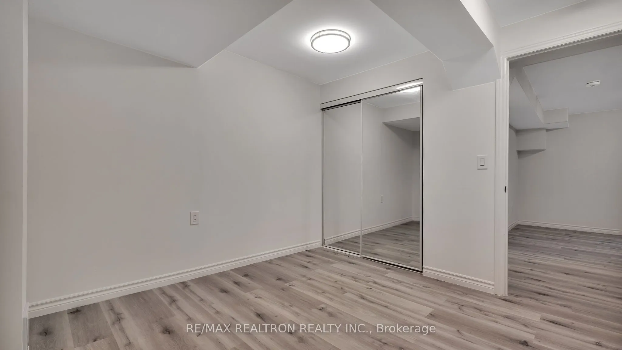 4 Oceanpearl Crescent, #Basement