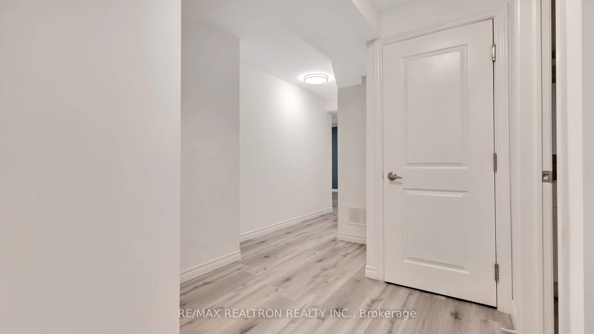 4 Oceanpearl Crescent, #Basement