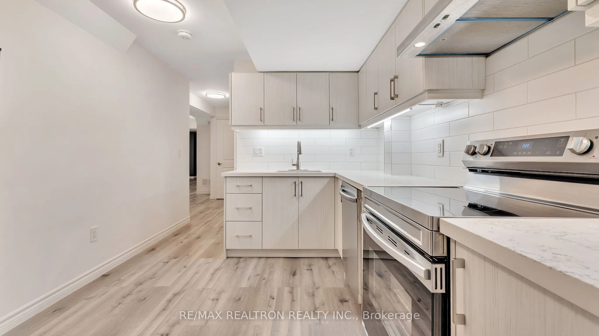 4 Oceanpearl Crescent, #Basement