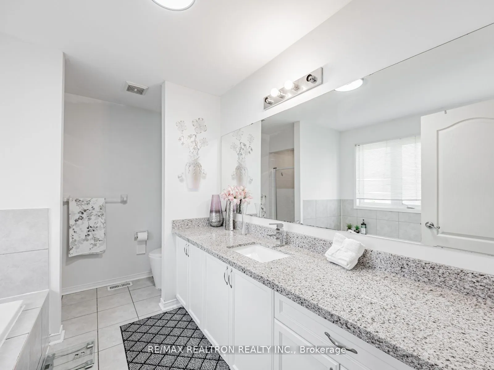 19 Clapperton Drive