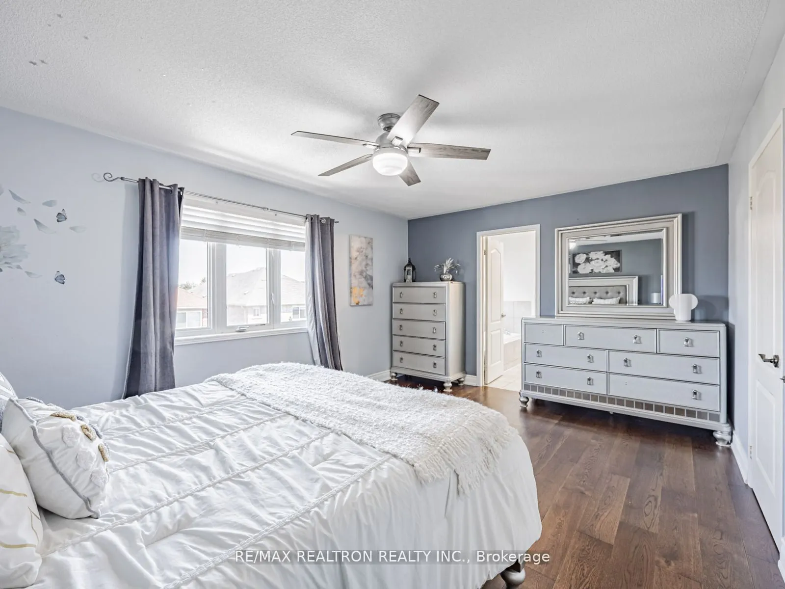 19 Clapperton Drive