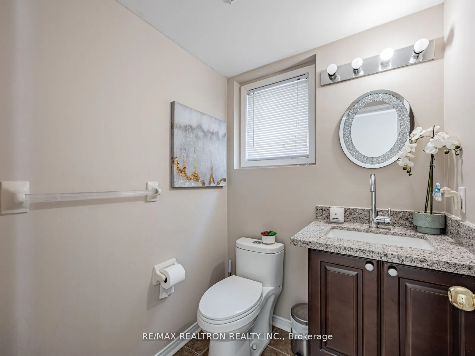 19 Clapperton Drive