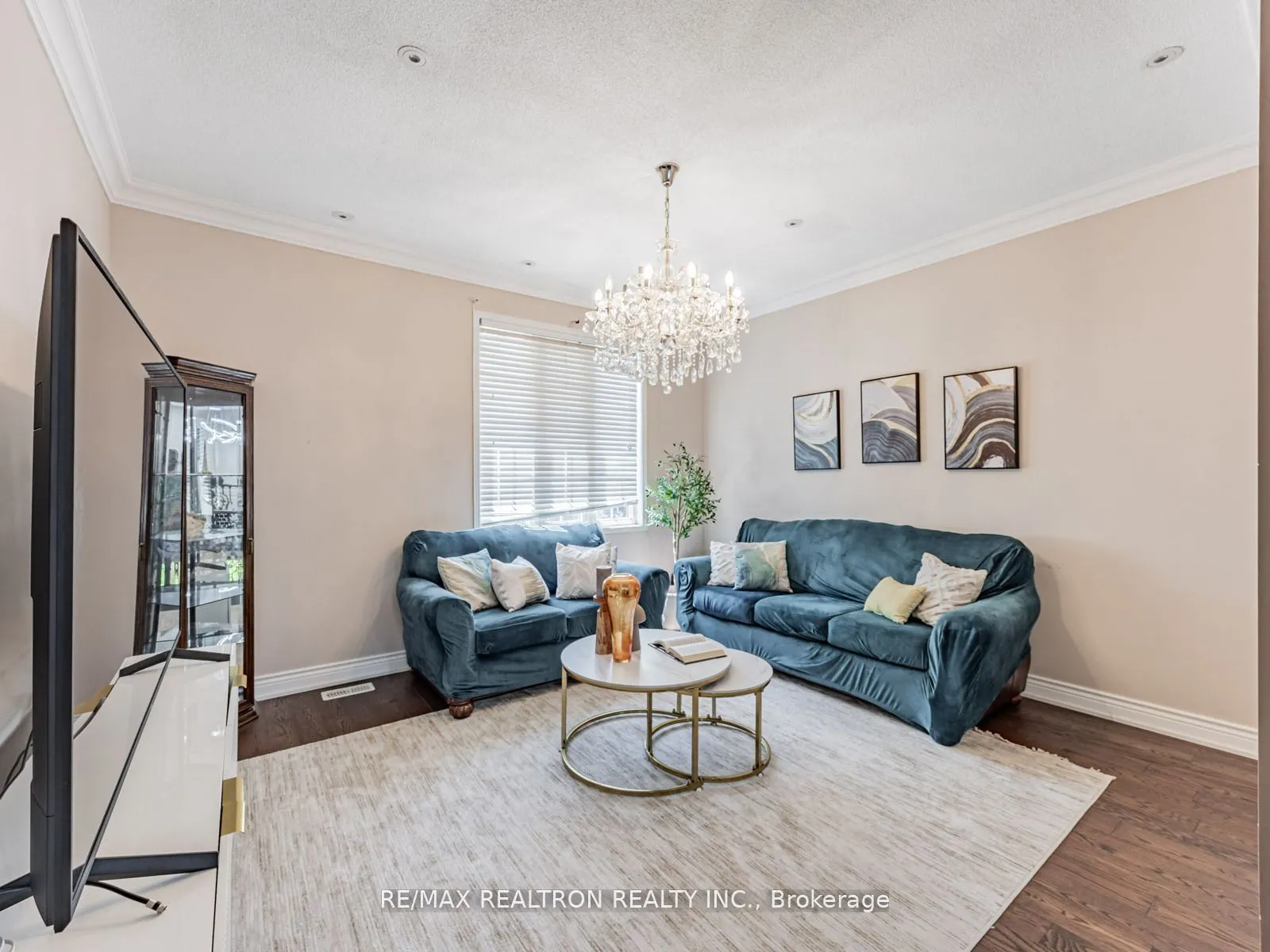 19 Clapperton Drive