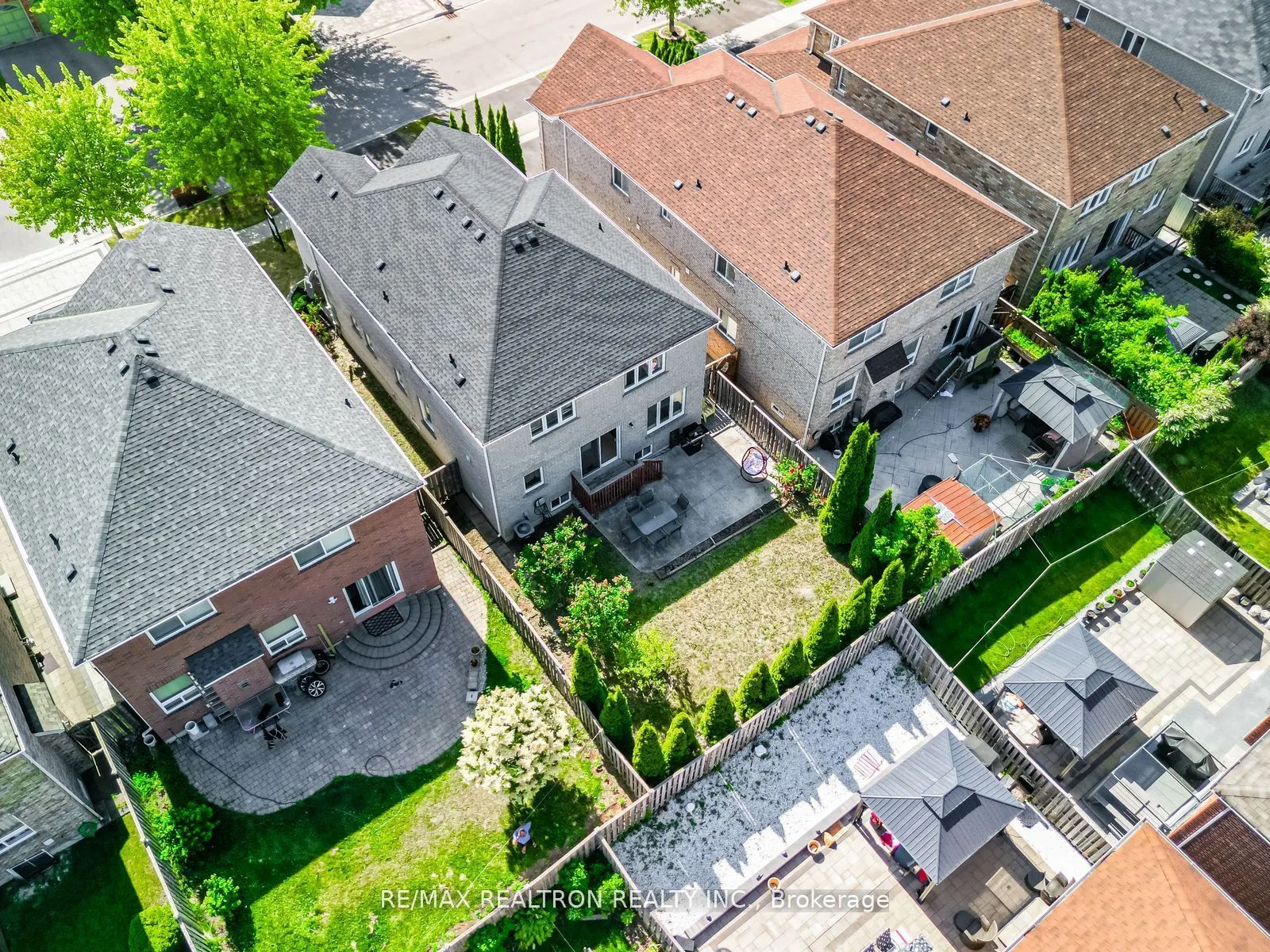 19 Clapperton Drive
