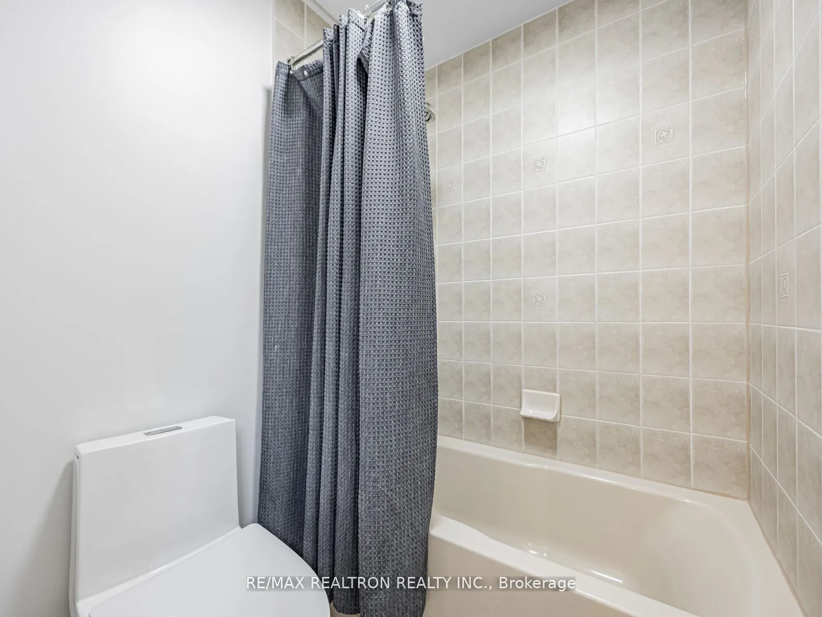 19 Clapperton Drive