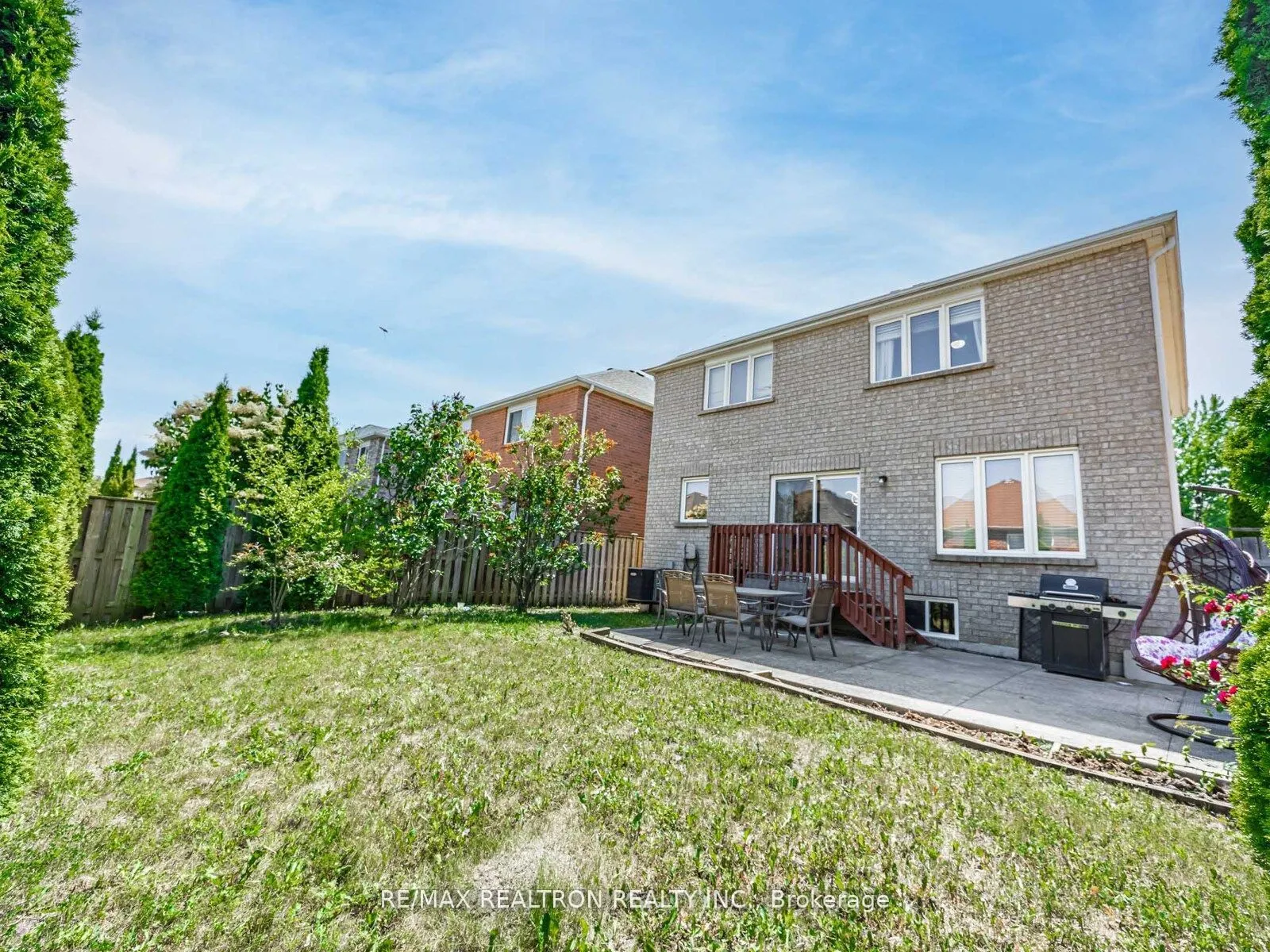 19 Clapperton Drive