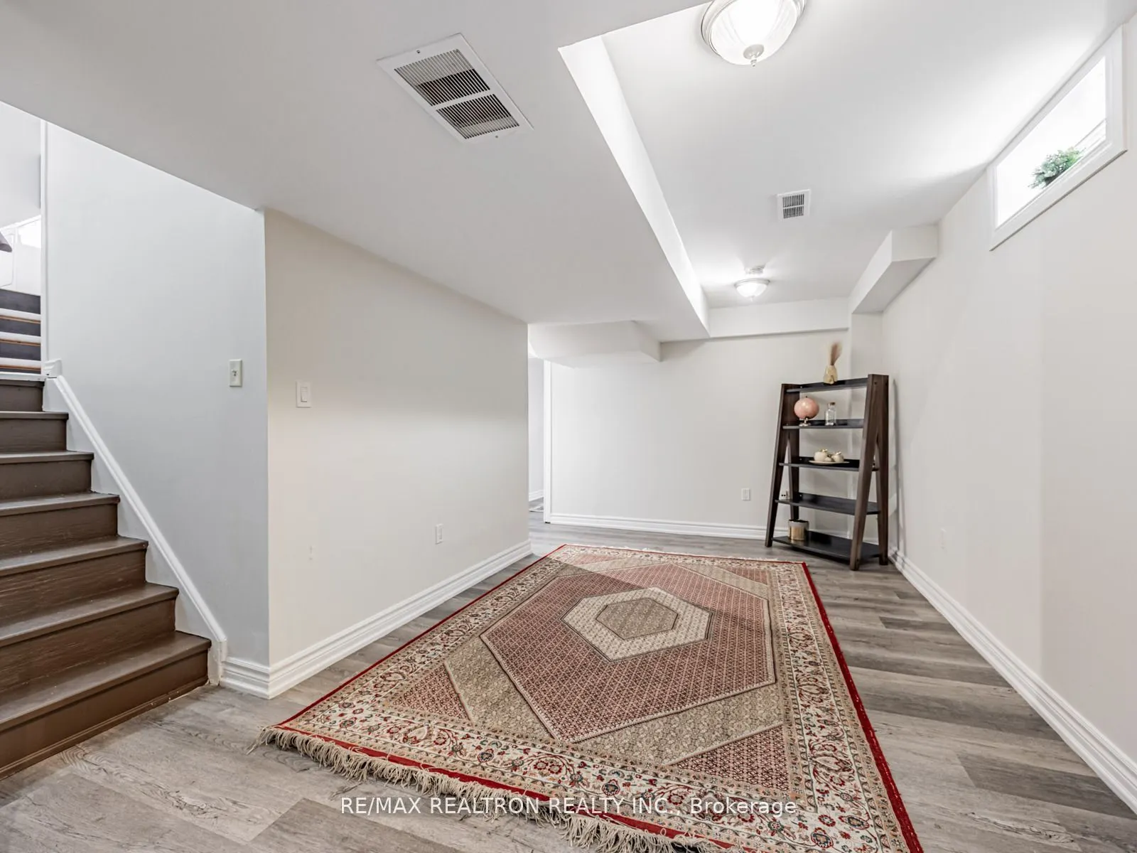19 Clapperton Drive