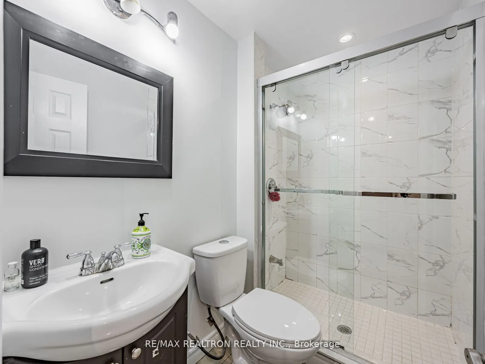 19 Clapperton Drive
