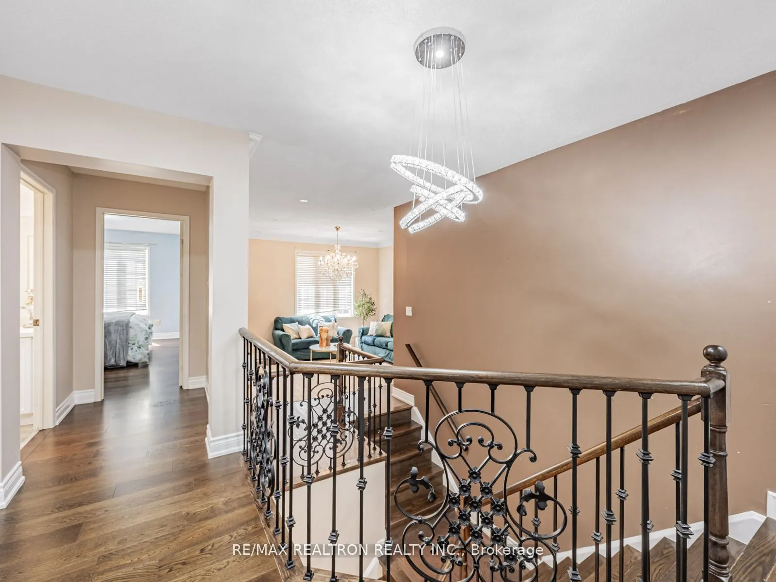 19 Clapperton Drive