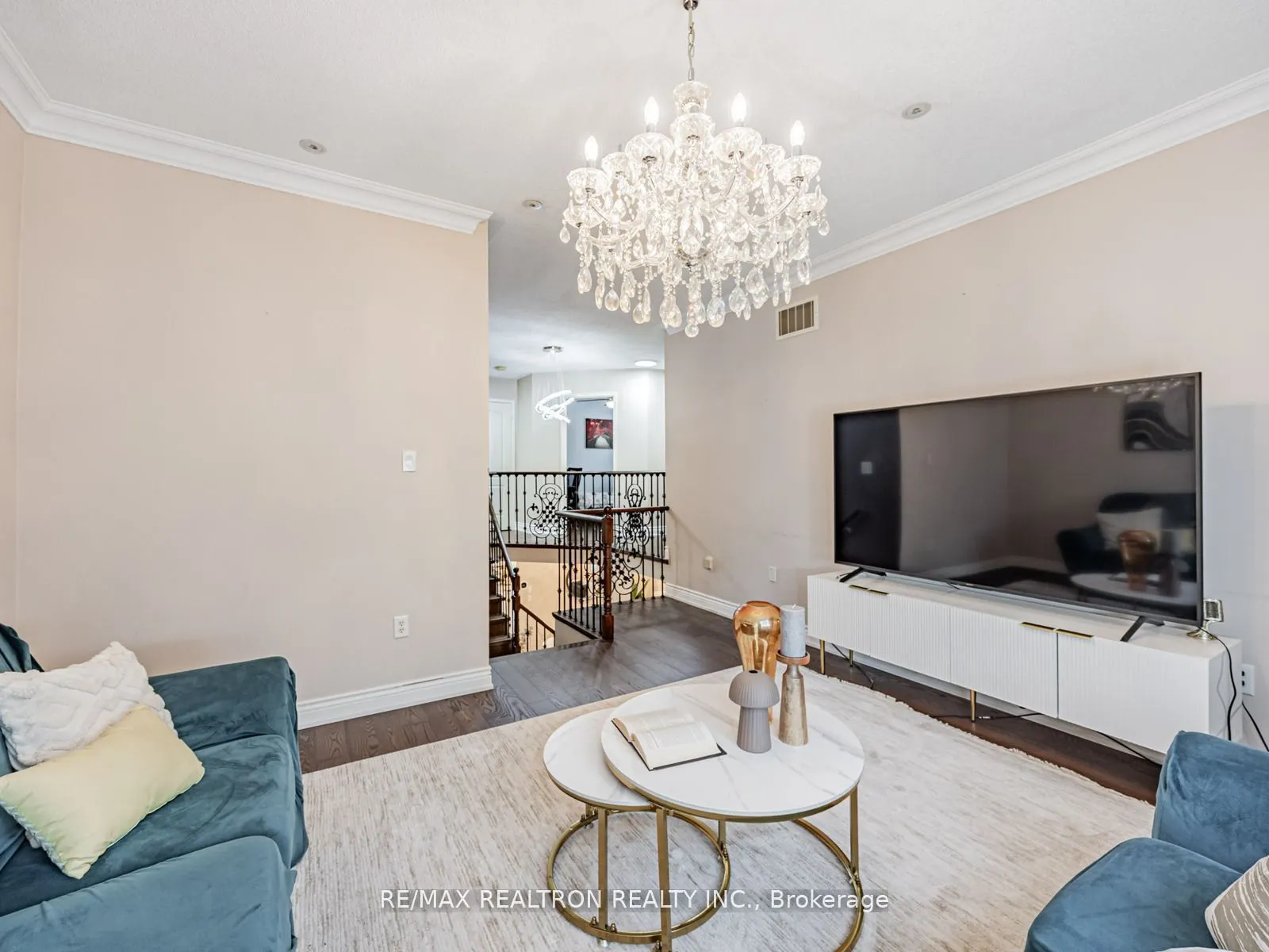 19 Clapperton Drive