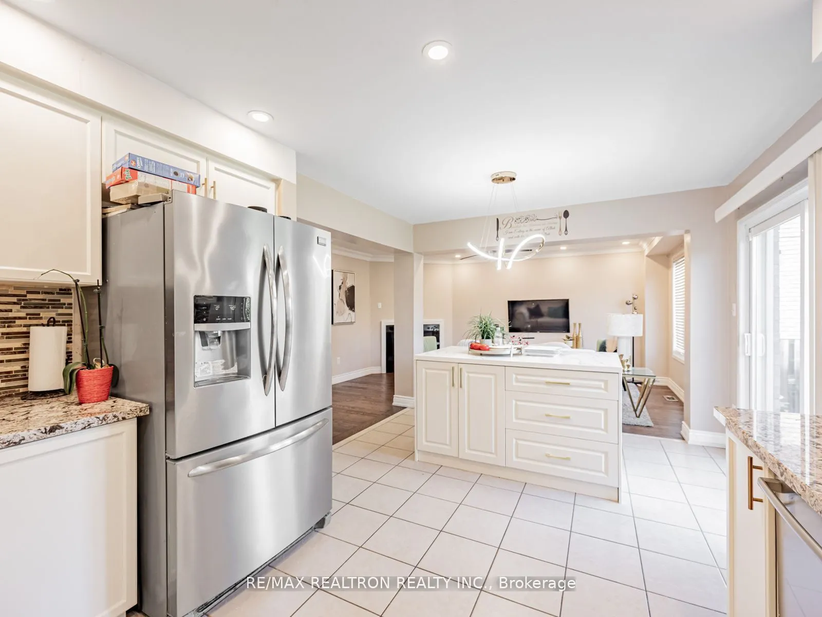19 Clapperton Drive
