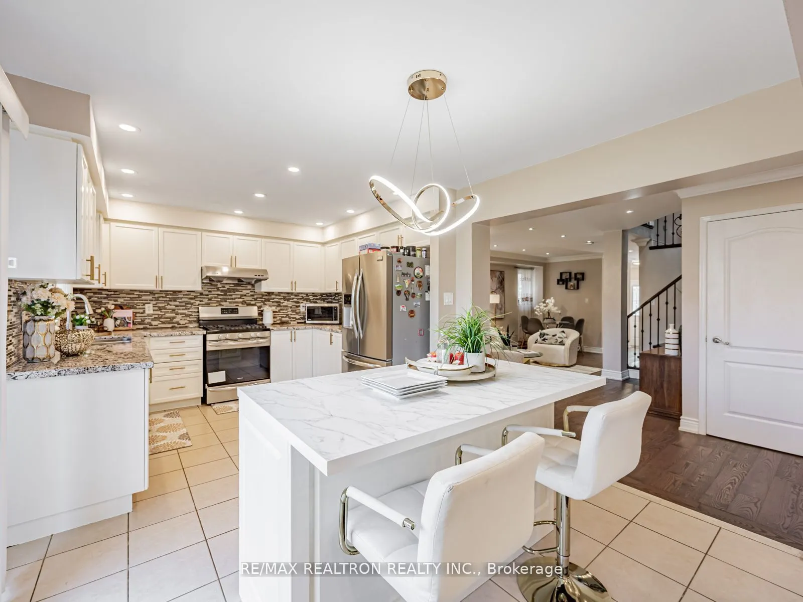 19 Clapperton Drive