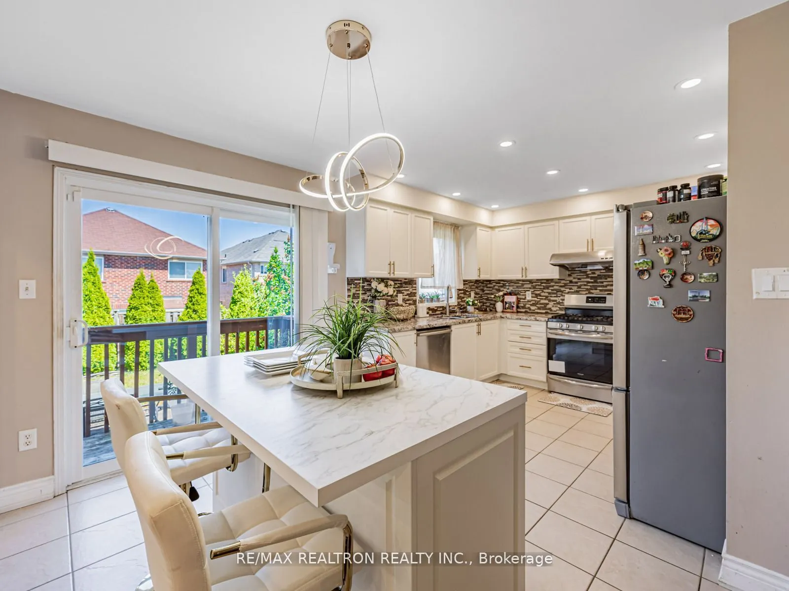 19 Clapperton Drive