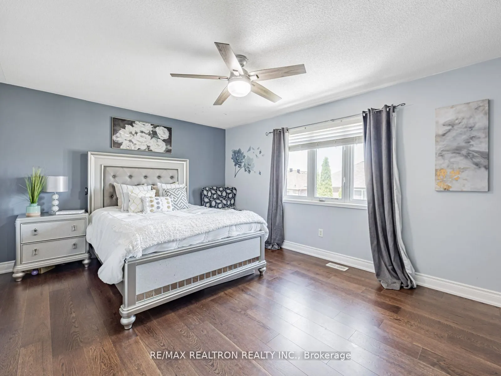 19 Clapperton Drive