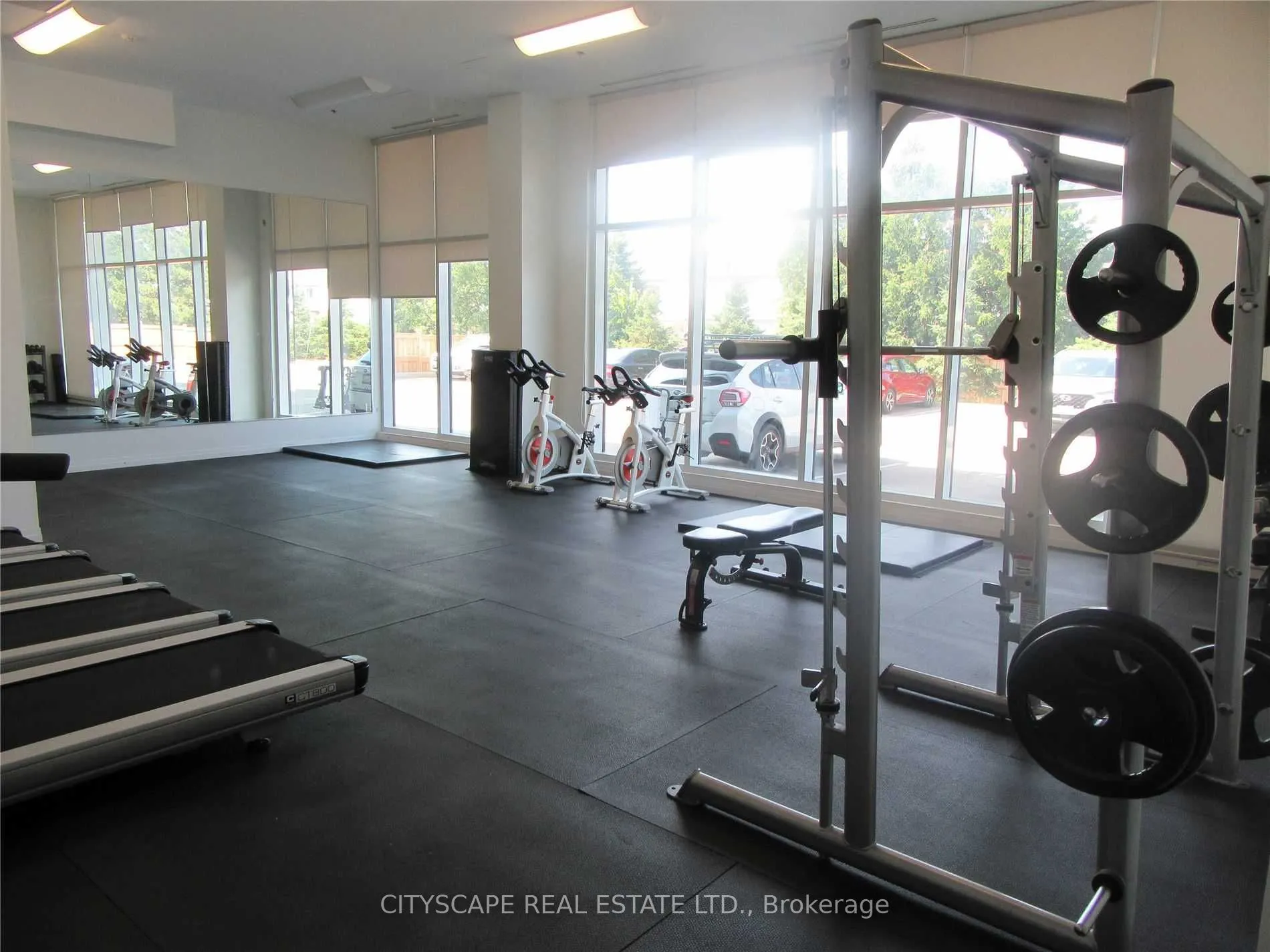1900 Simcoe Street N, #516