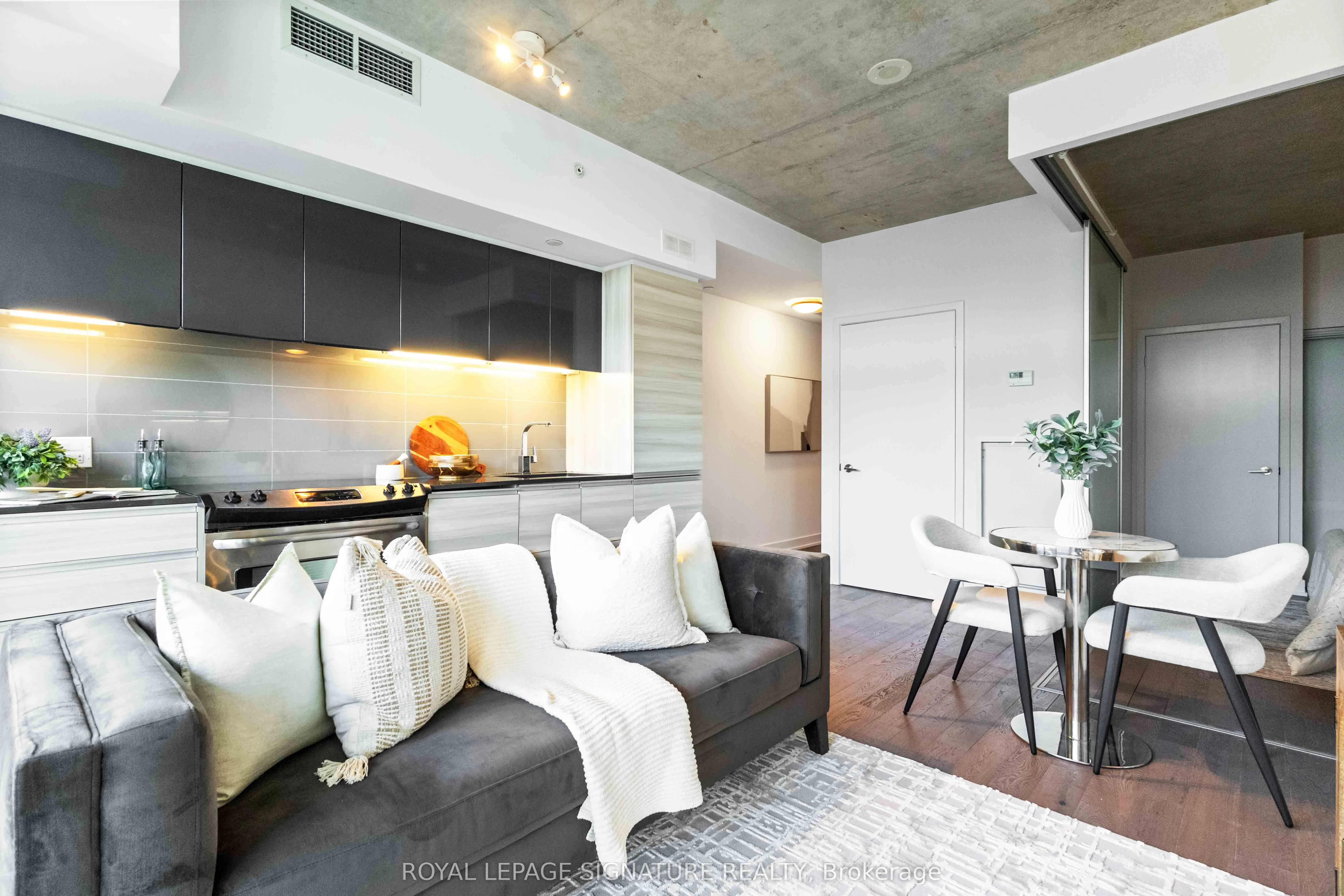 1190 Dundas Street E, #406