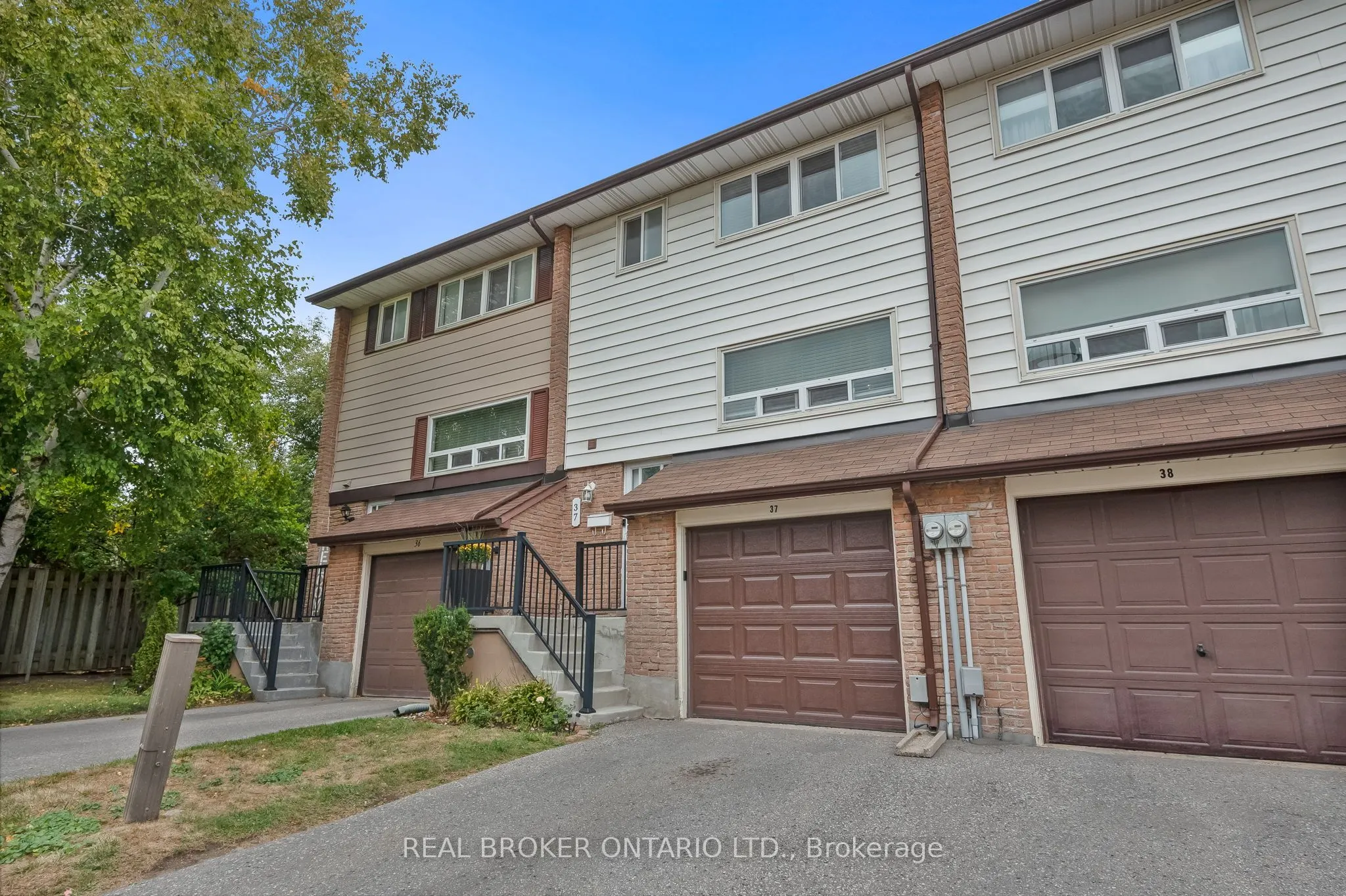 321 Blackthorn Street, #37