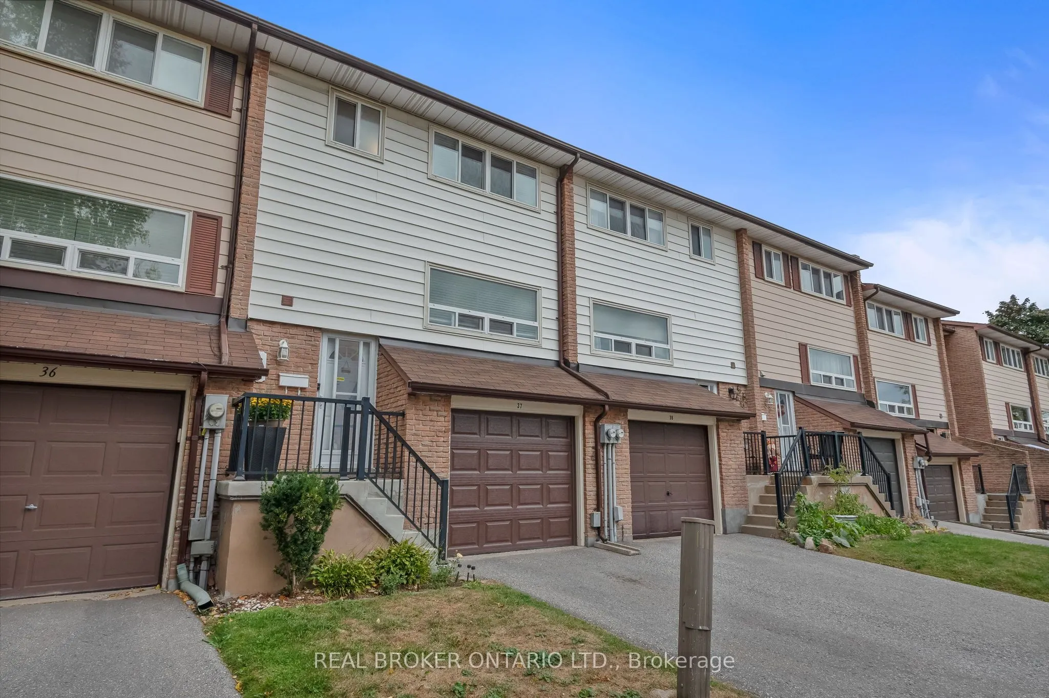 321 Blackthorn Street, #37