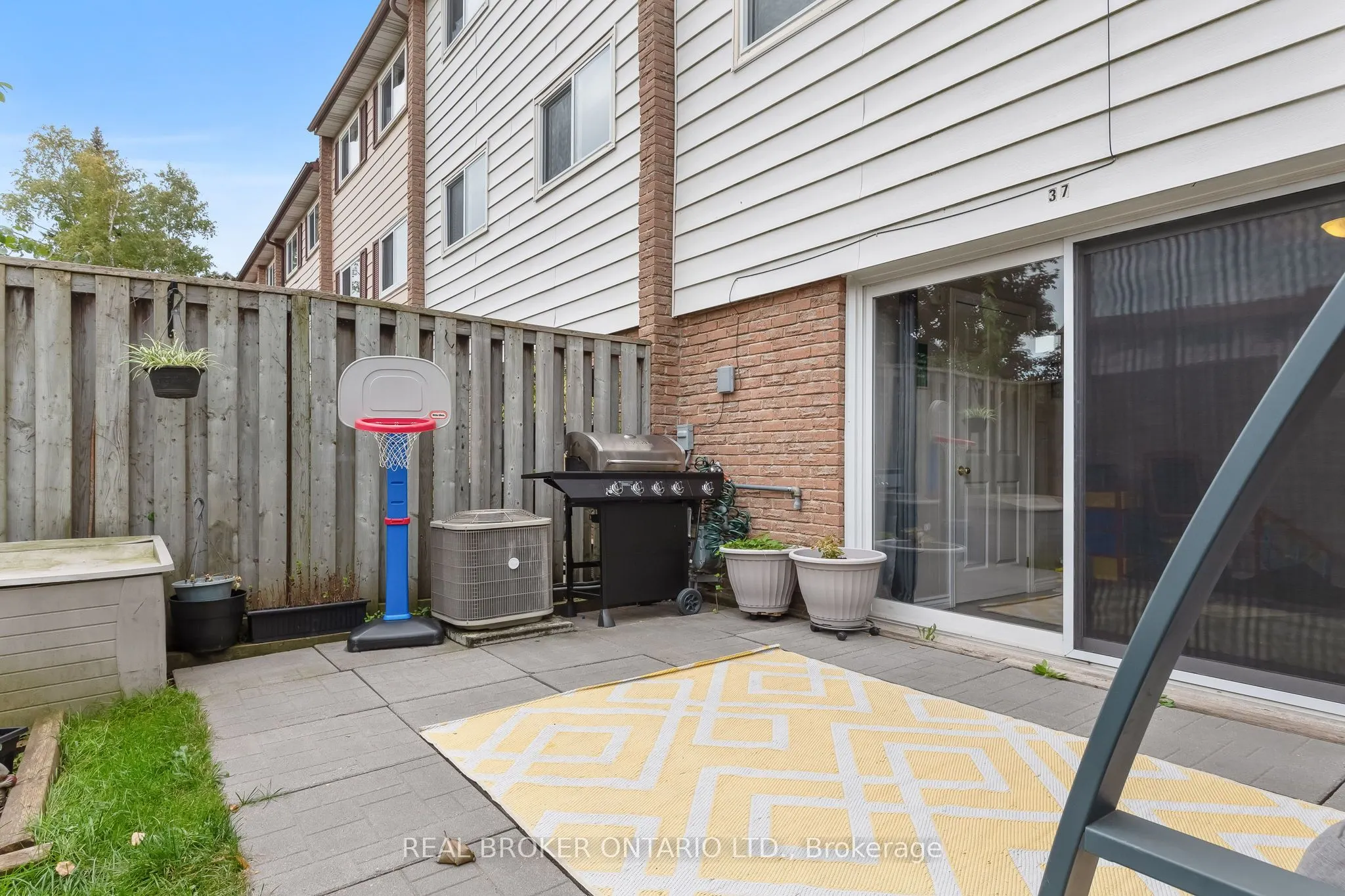 321 Blackthorn Street, #37