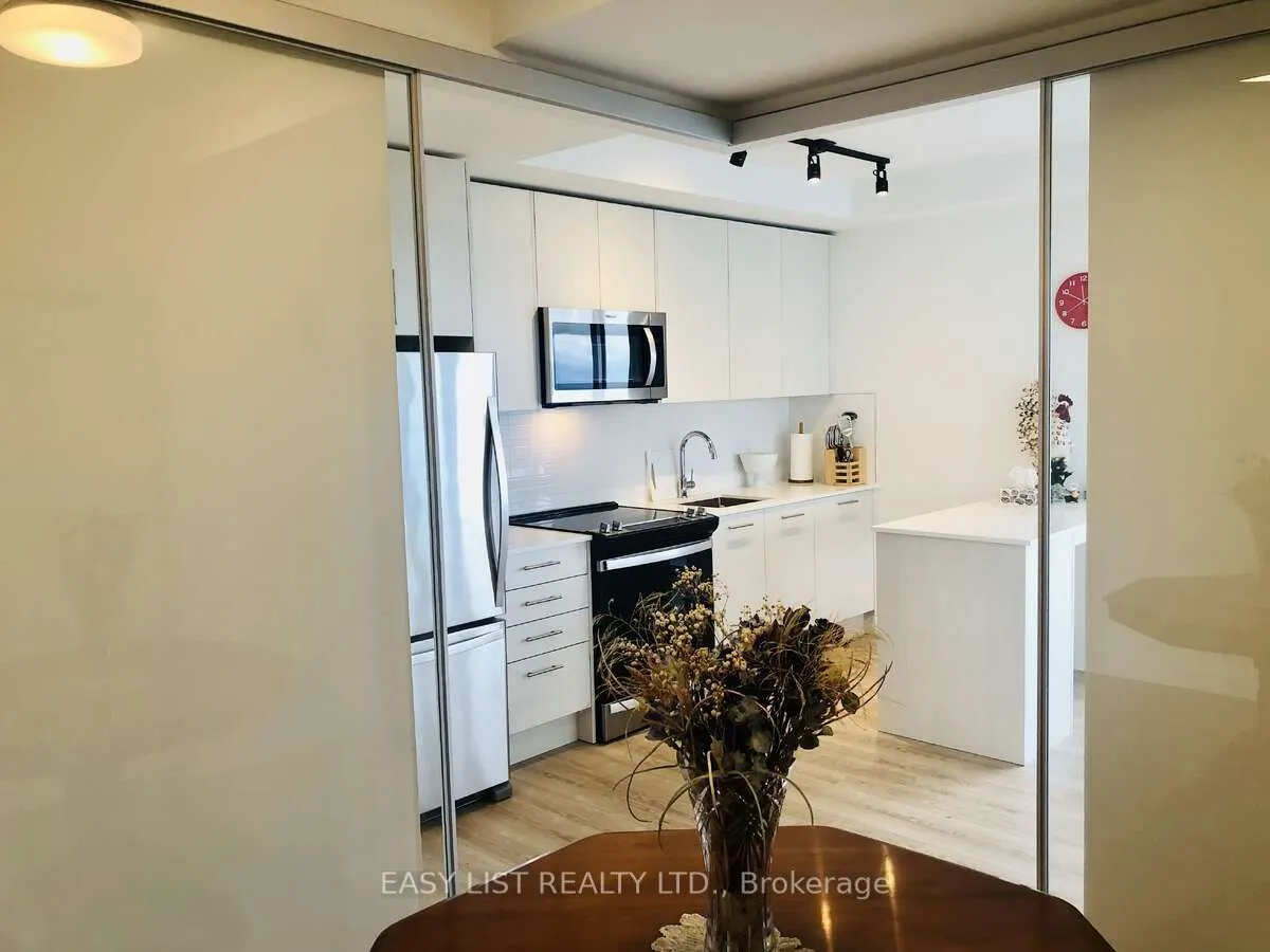 286 Main Street, #8