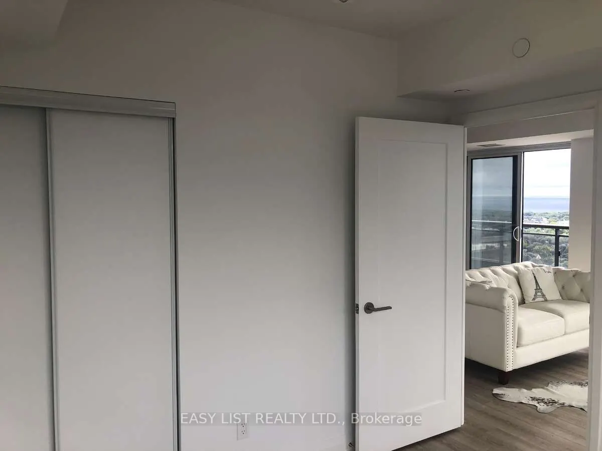 286 Main Street, #8